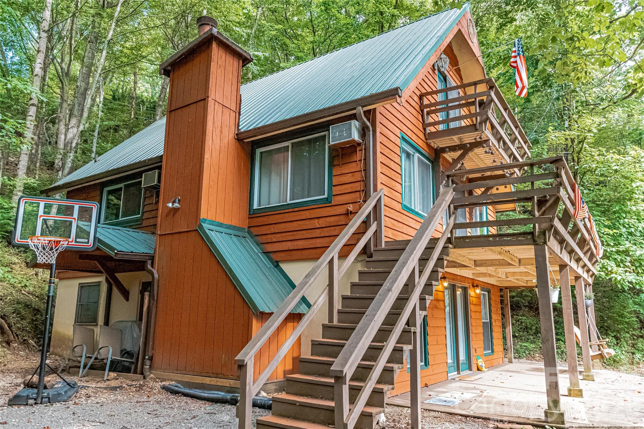 330 Riddle Cove Road — Maggie Valley