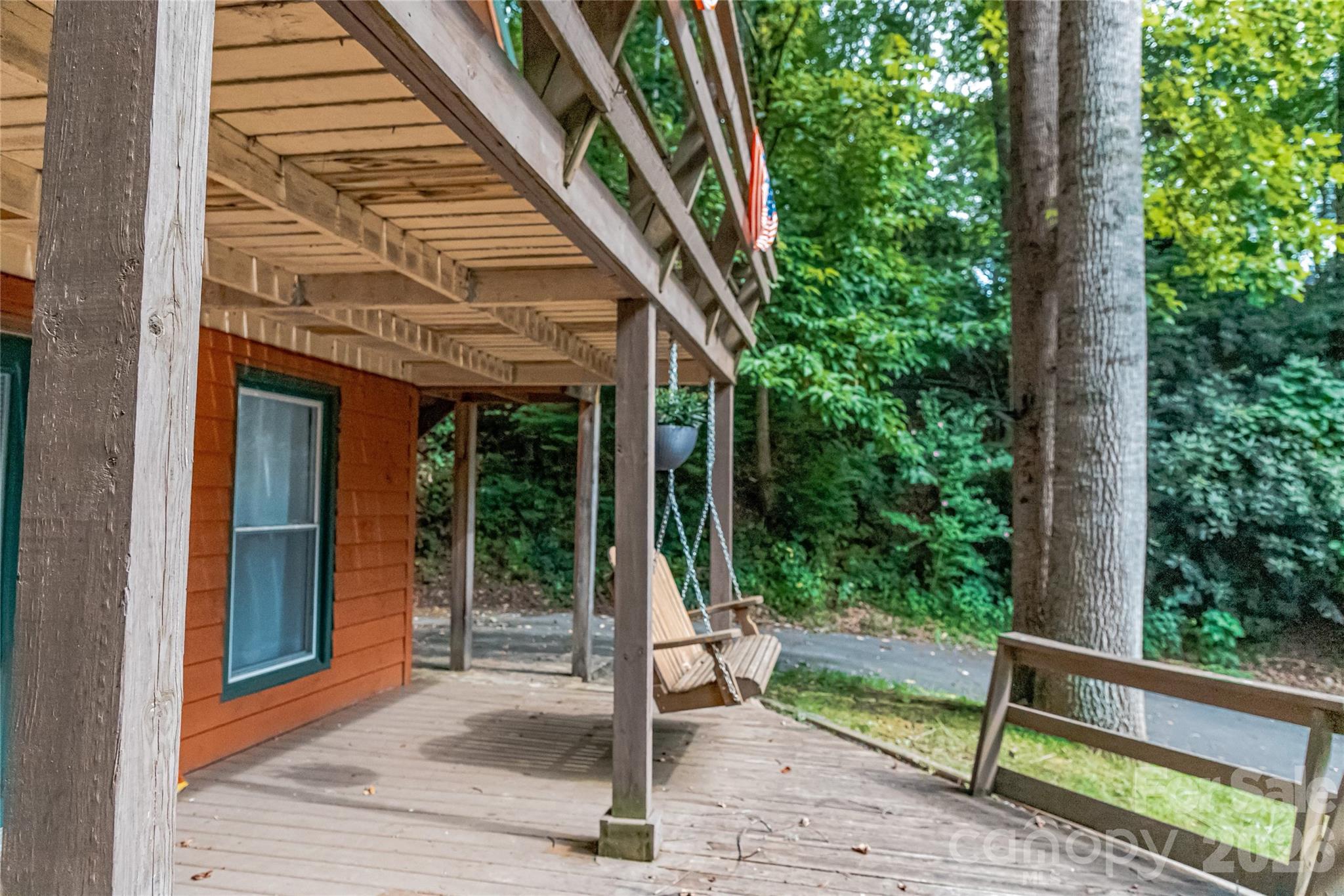 330 Riddle Cove Road — Maggie Valley