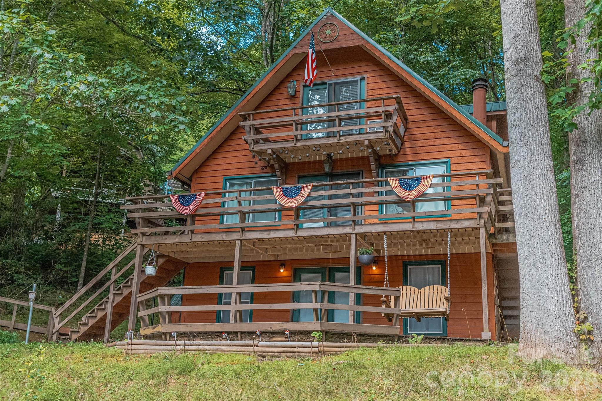 330 Riddle Cove Road — Maggie Valley