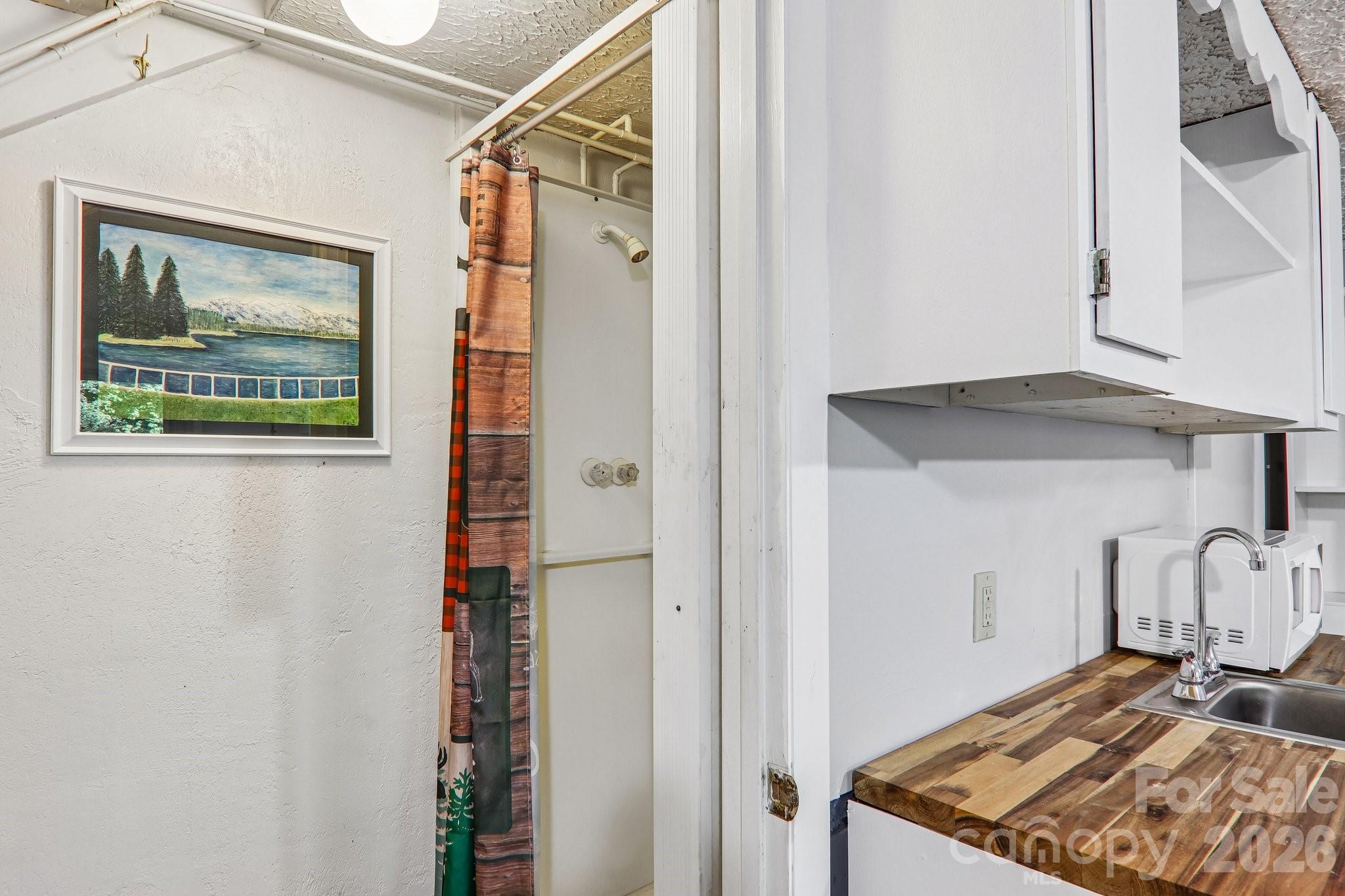330 Riddle Cove Road — Maggie Valley