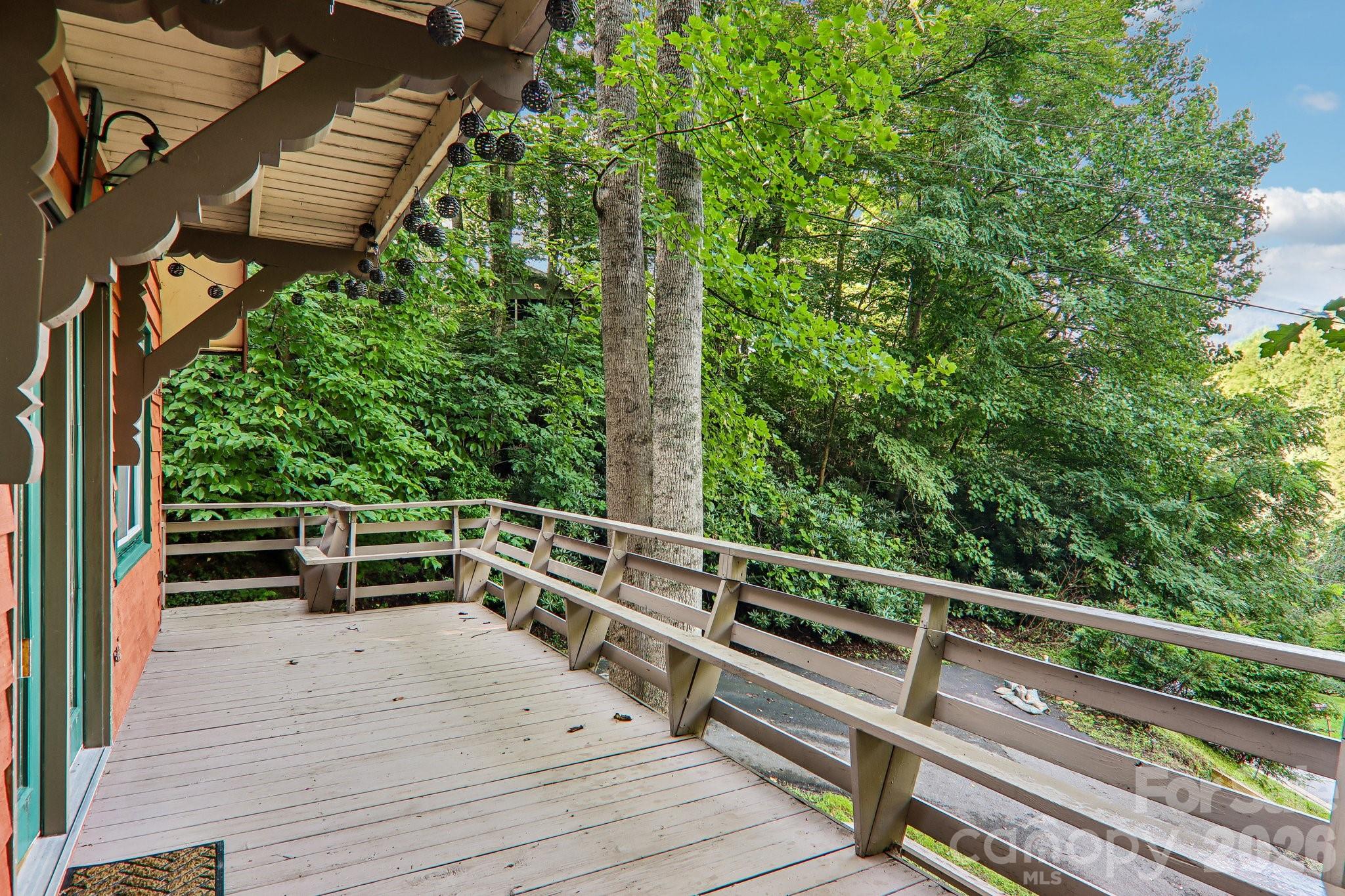 330 Riddle Cove Road — Maggie Valley