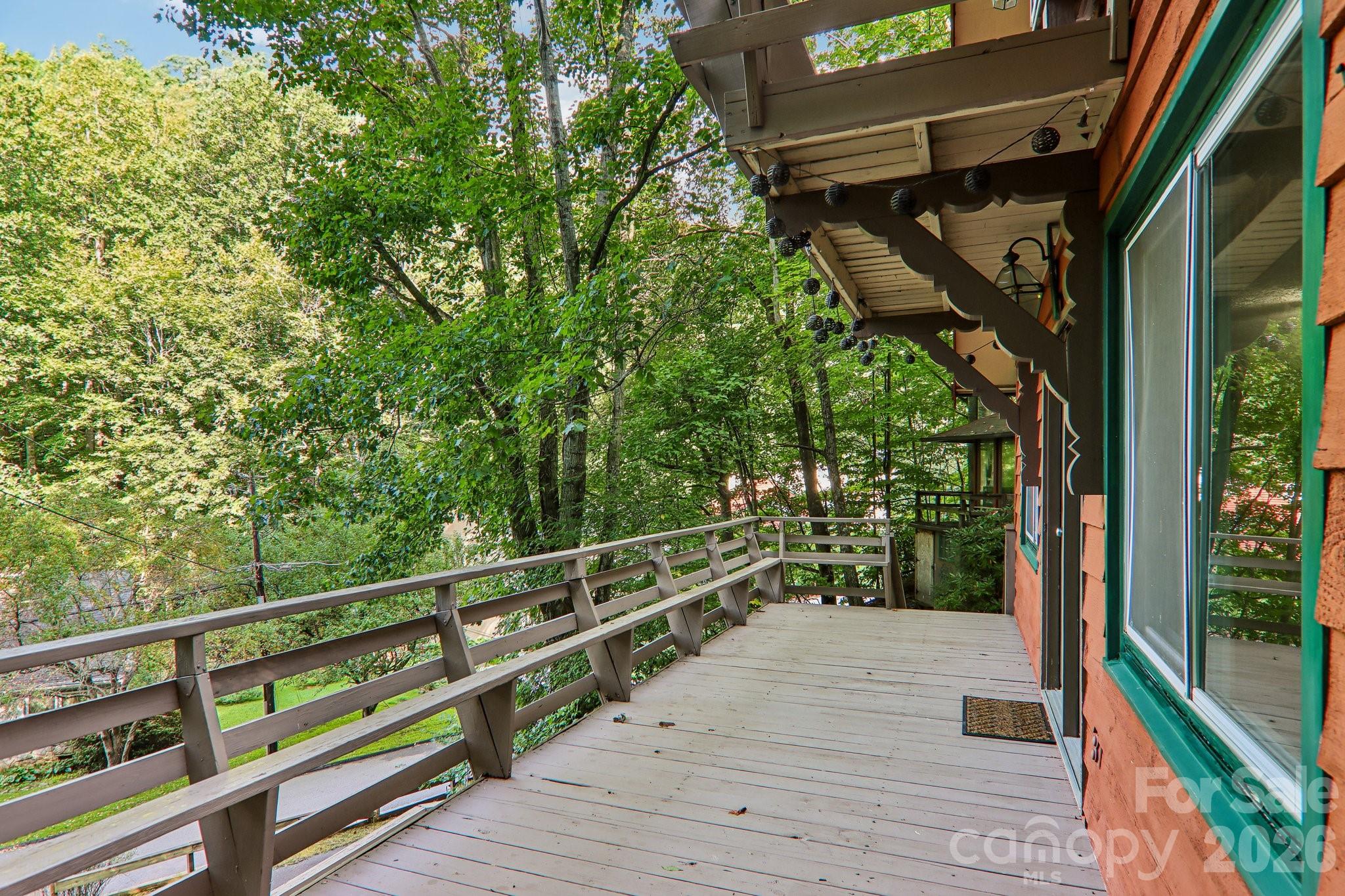 330 Riddle Cove Road — Maggie Valley