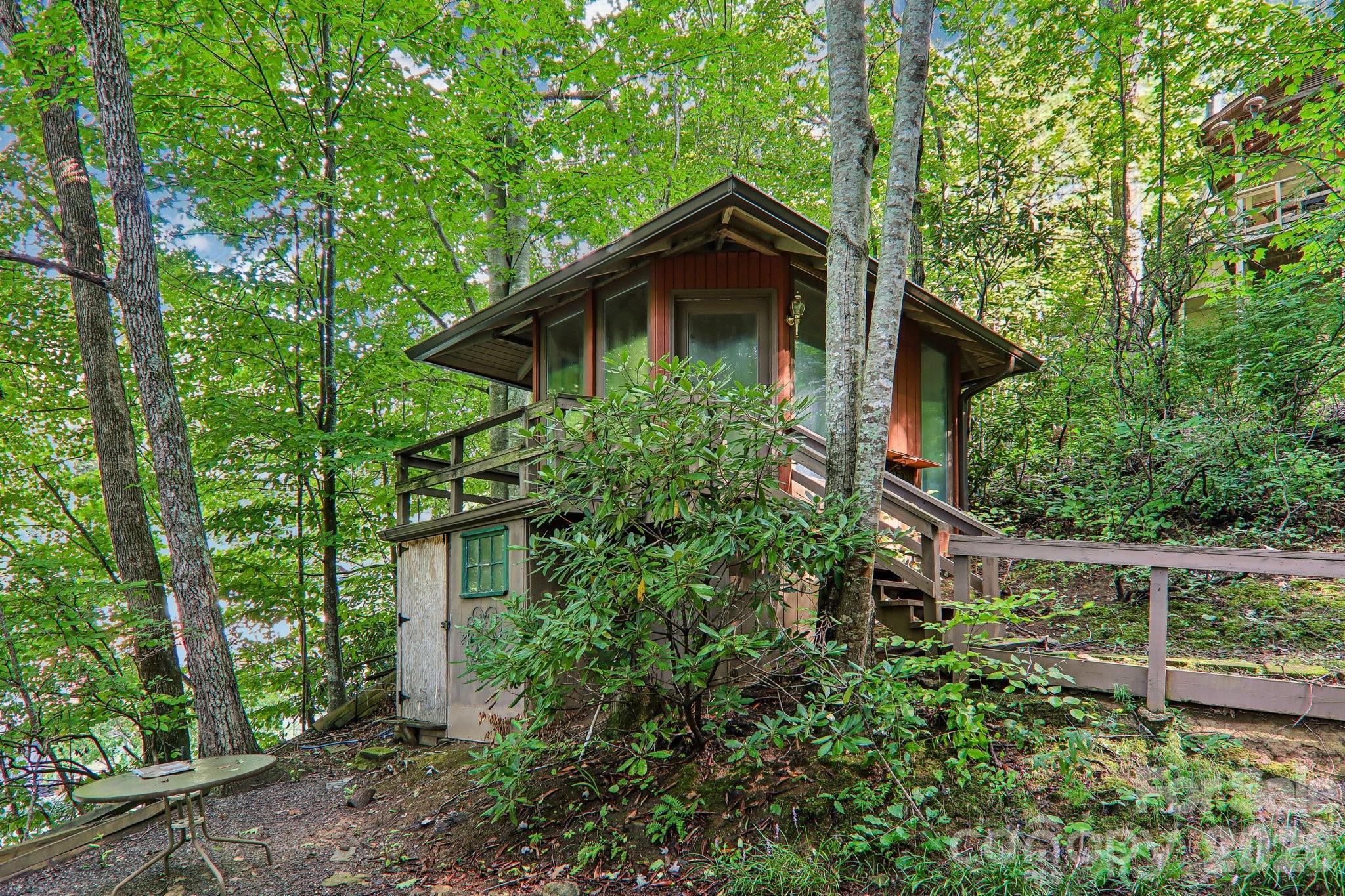330 Riddle Cove Road — Maggie Valley