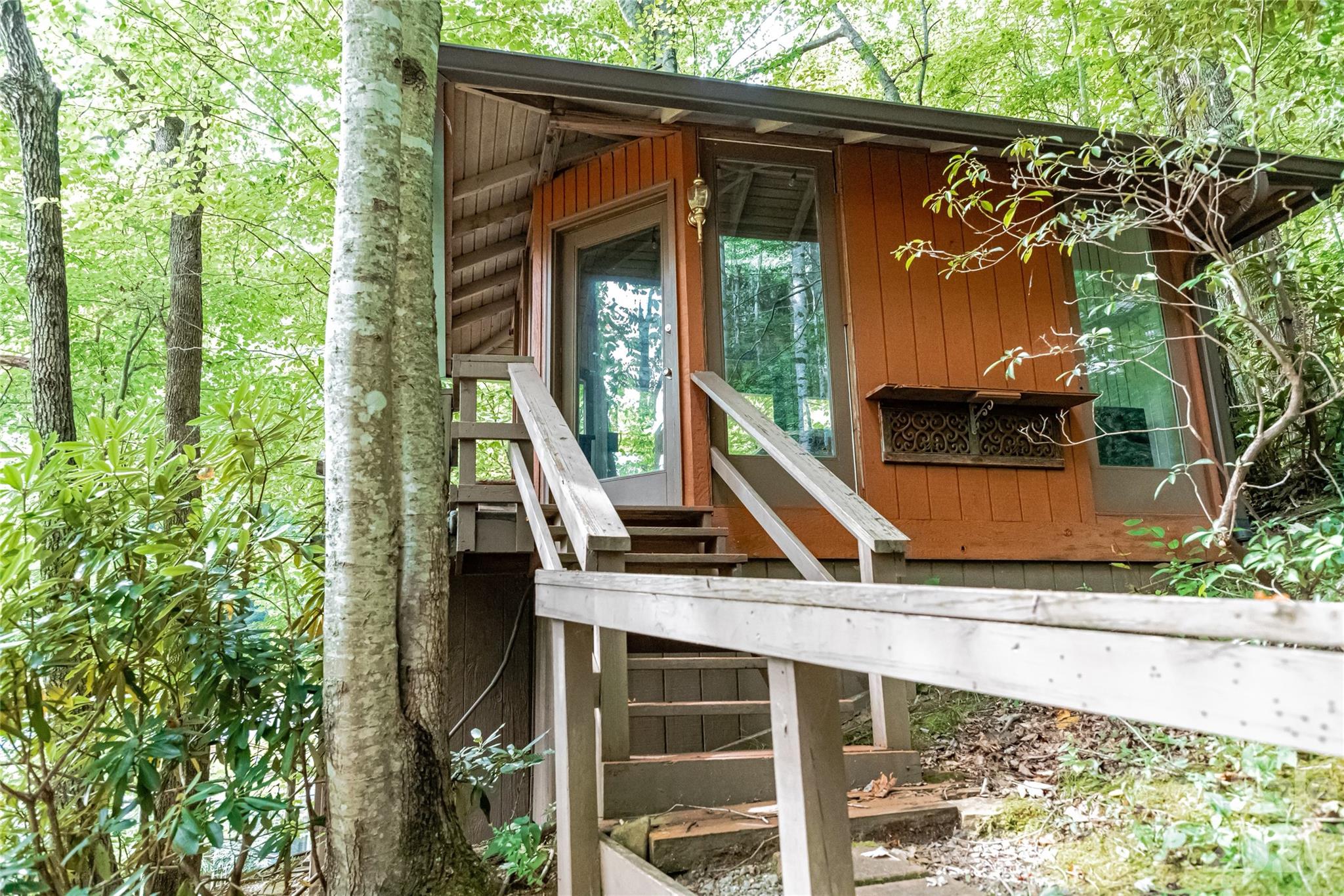 330 Riddle Cove Road — Maggie Valley