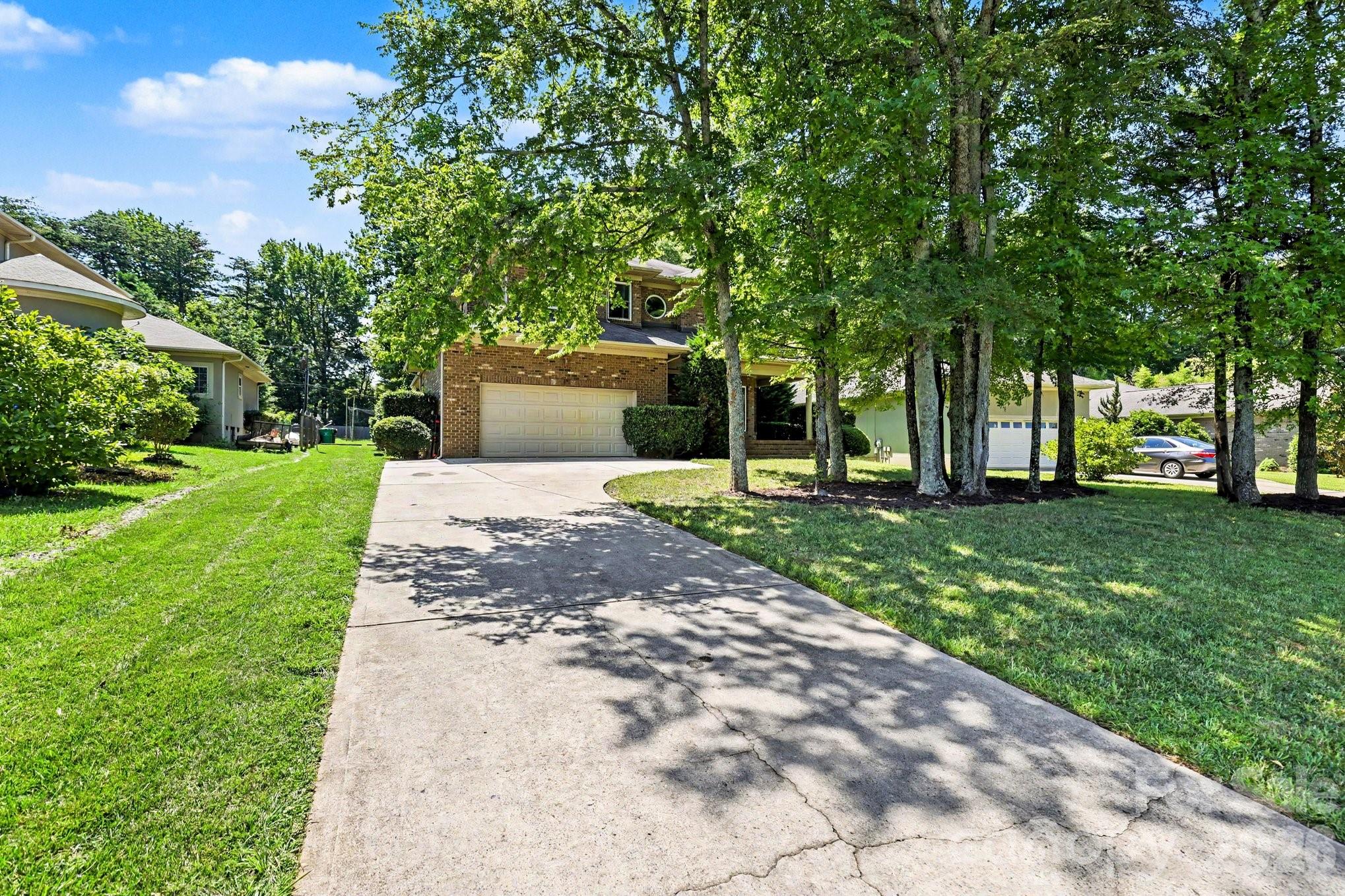10130 Fairlea Drive — Charlotte