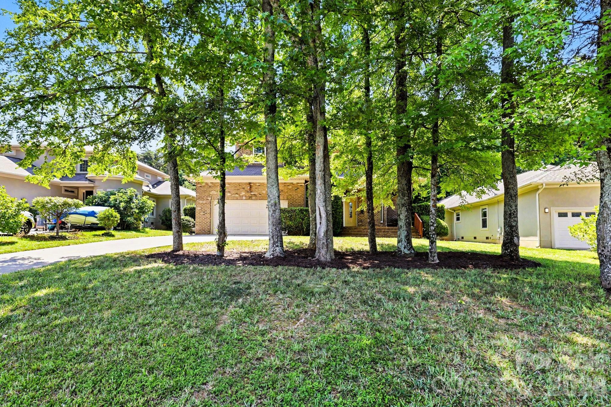 10130 Fairlea Drive — Charlotte