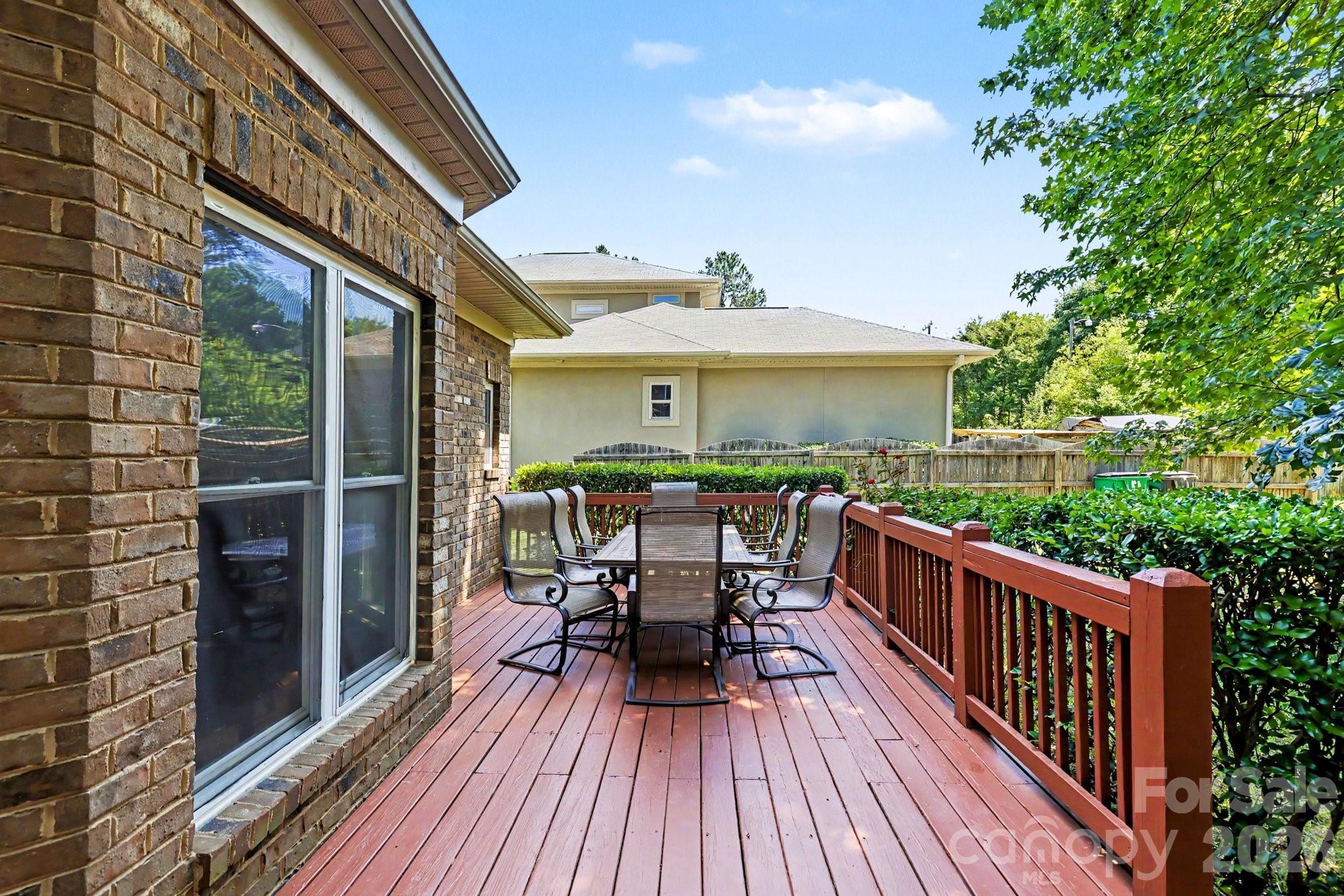 10130 Fairlea Drive — Charlotte