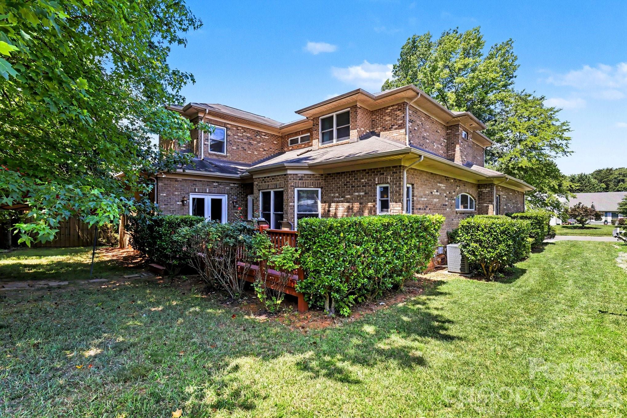 10130 Fairlea Drive — Charlotte