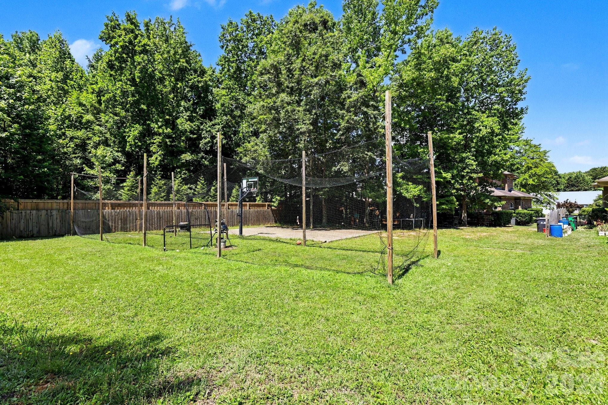 10130 Fairlea Drive — Charlotte