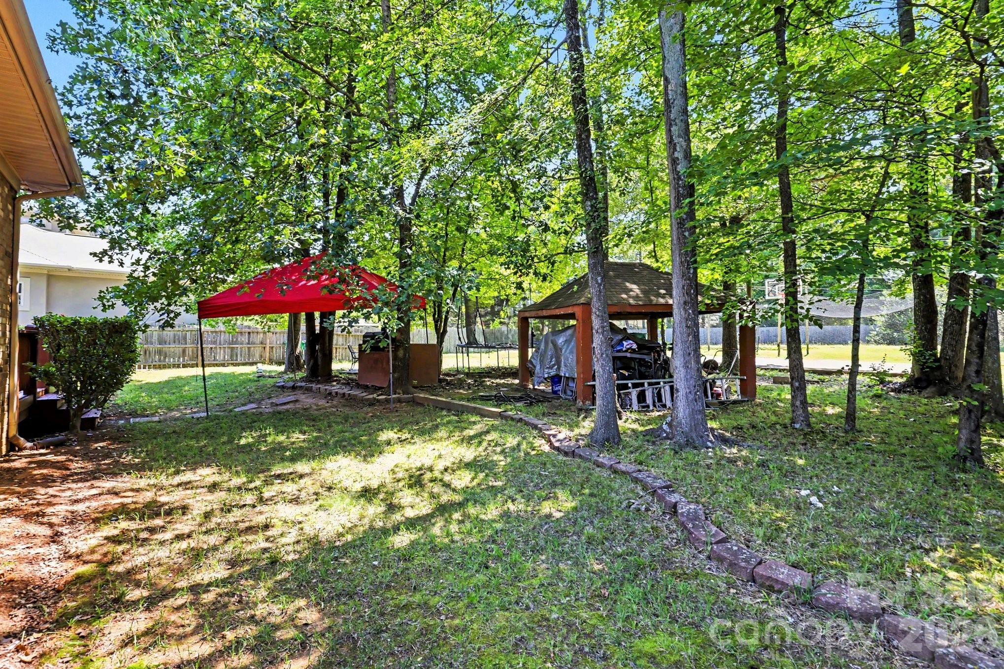 10130 Fairlea Drive — Charlotte
