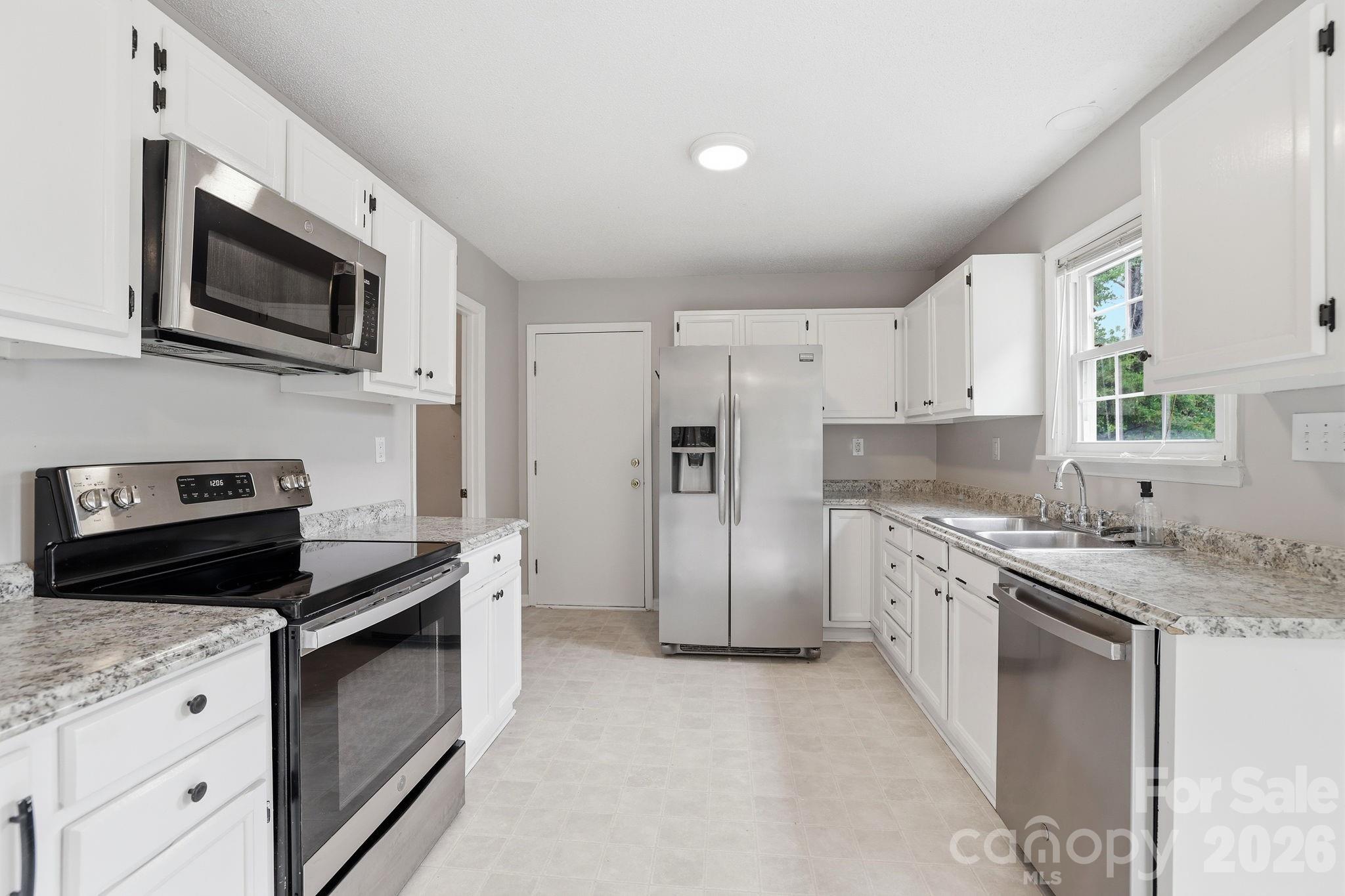 7038 Chelsea Day Lane — Tega Cay