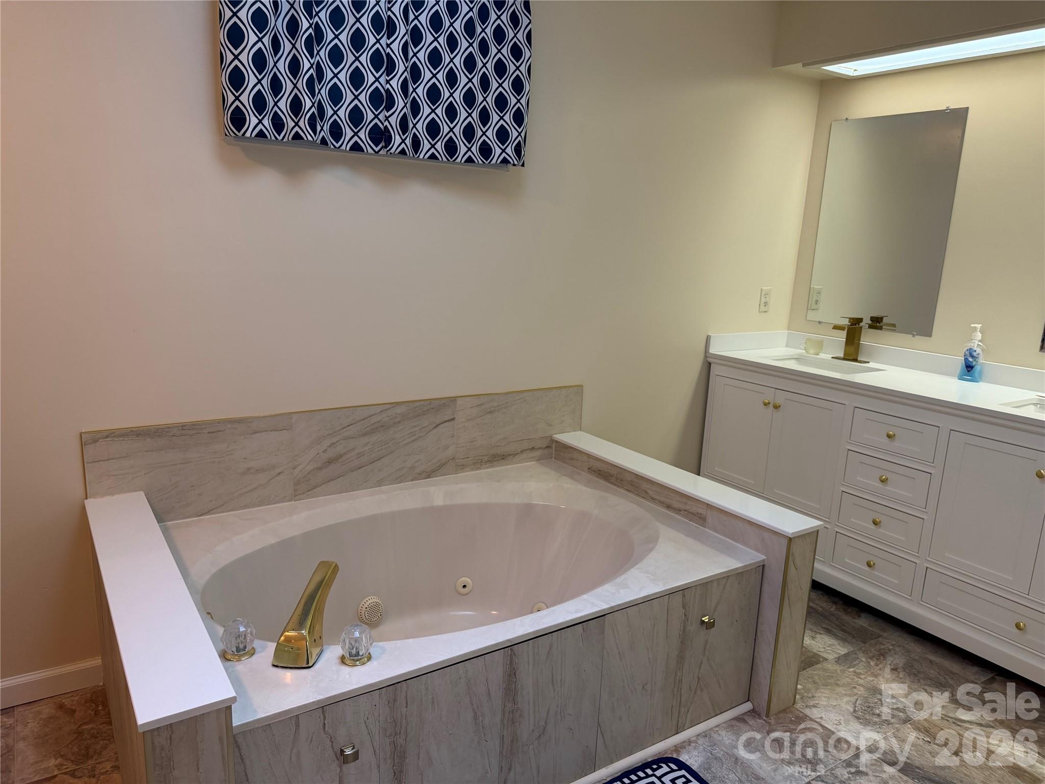 101 Friar Tuck Lane — Maggie Valley