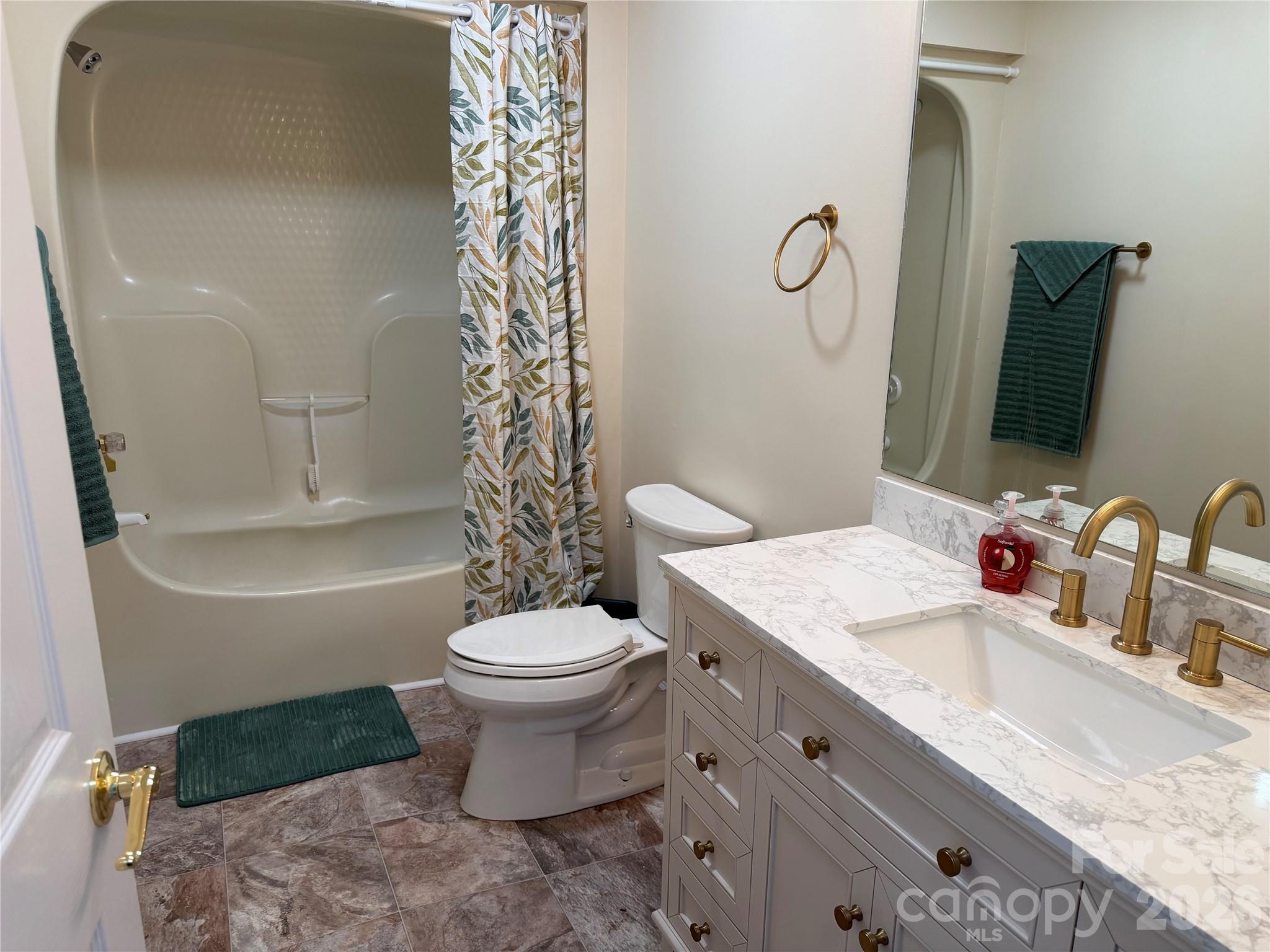 101 Friar Tuck Lane — Maggie Valley