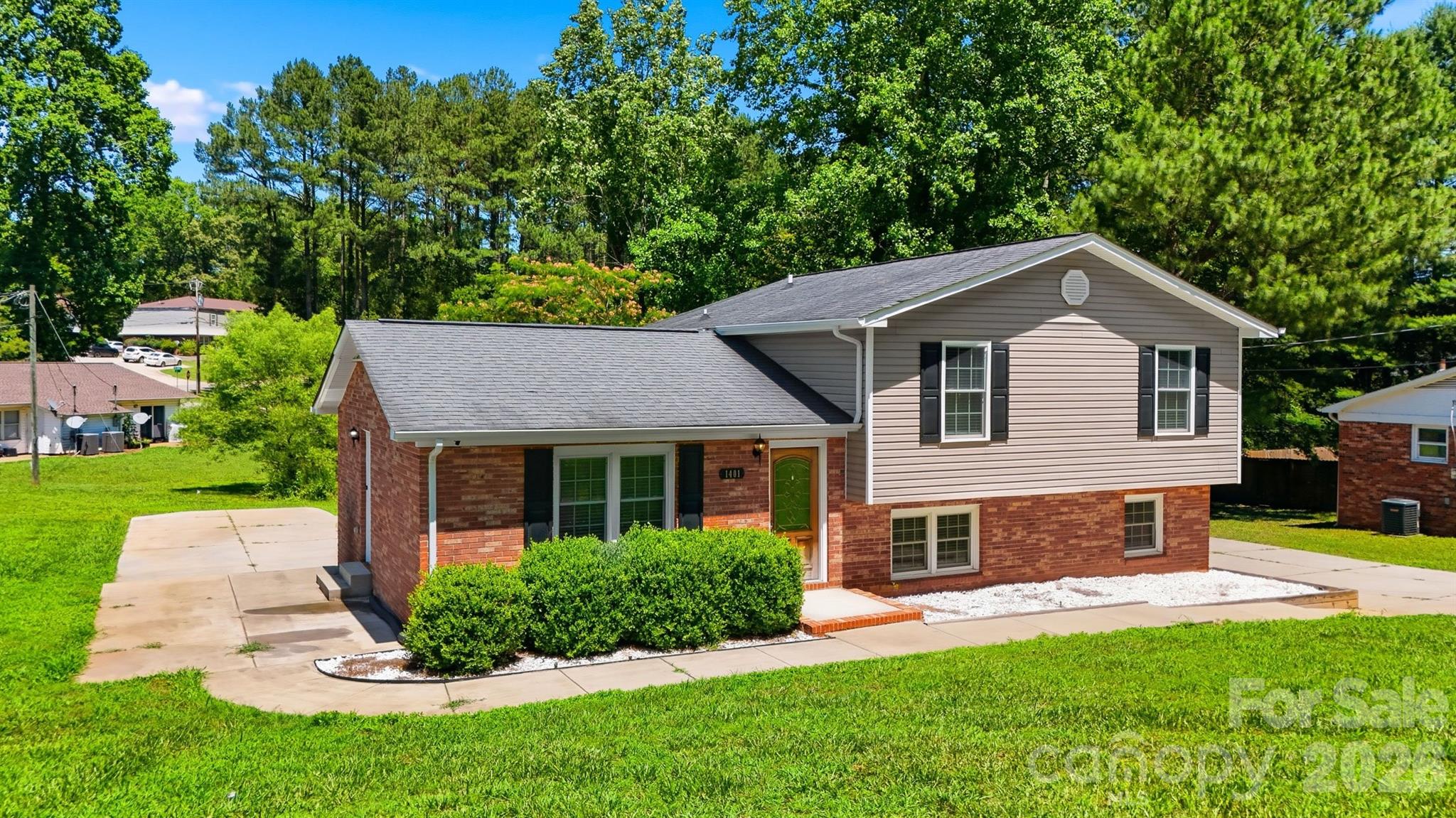 1401 Southwest Boulevard — Newton