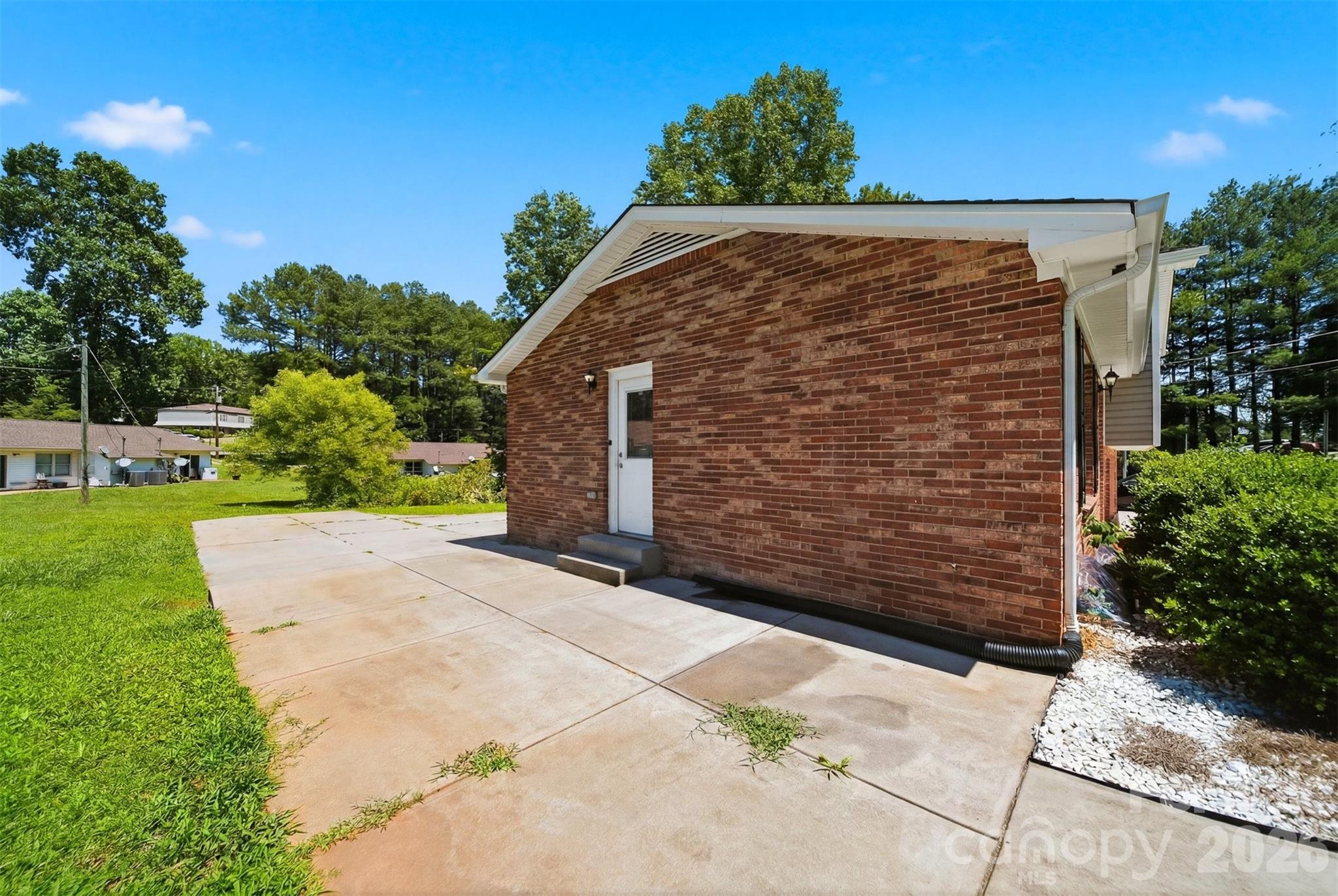 1401 Southwest Boulevard — Newton