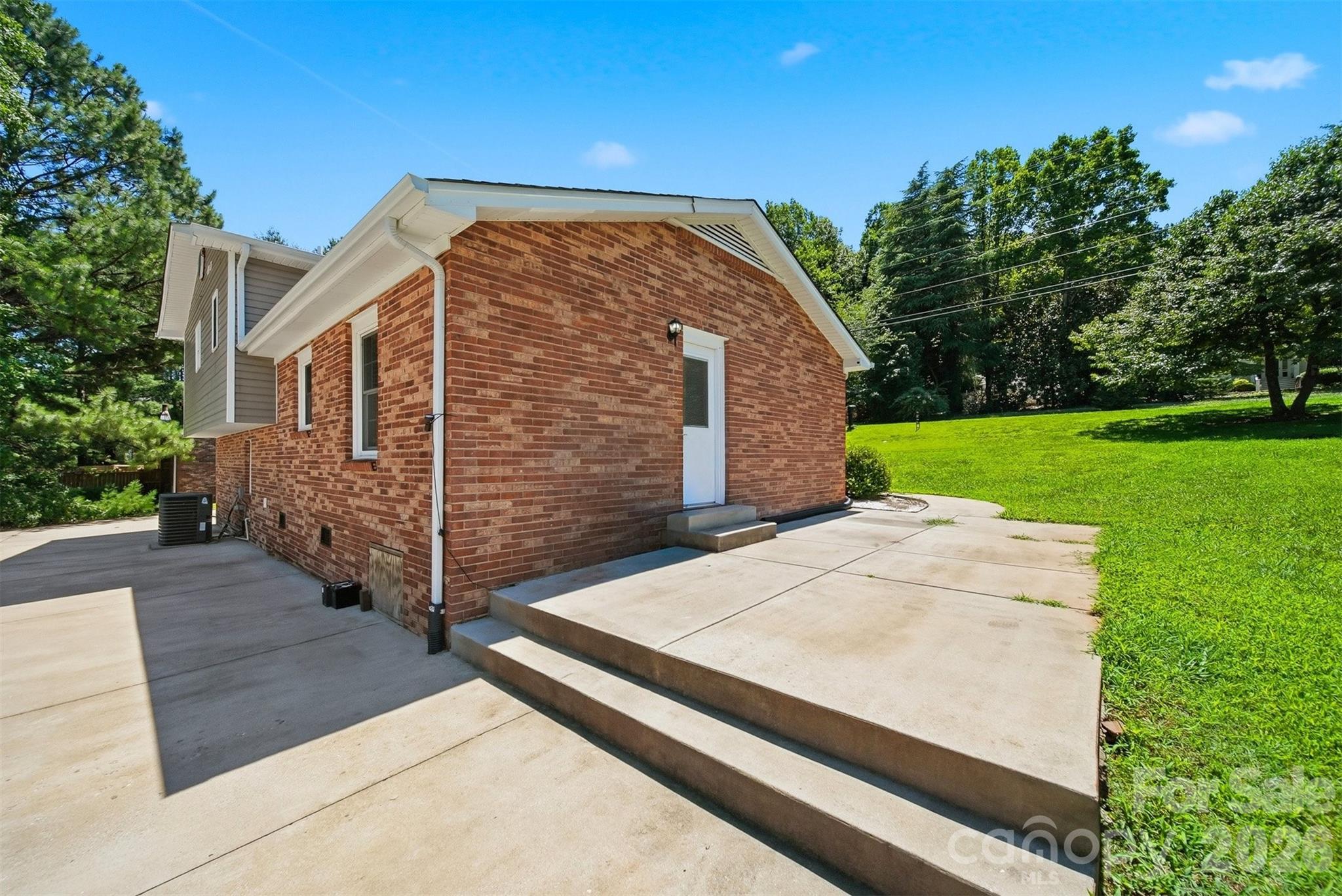 1401 Southwest Boulevard — Newton