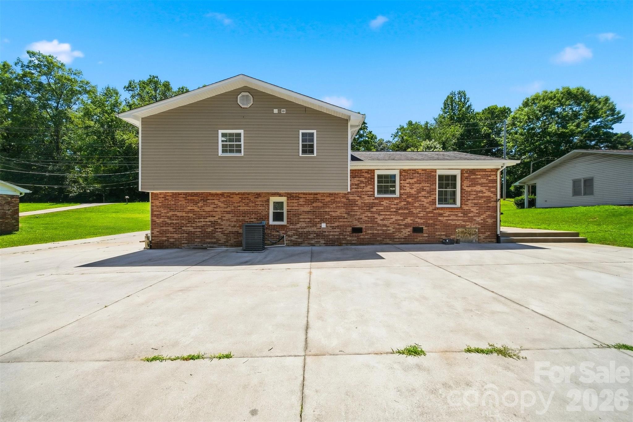 1401 Southwest Boulevard — Newton