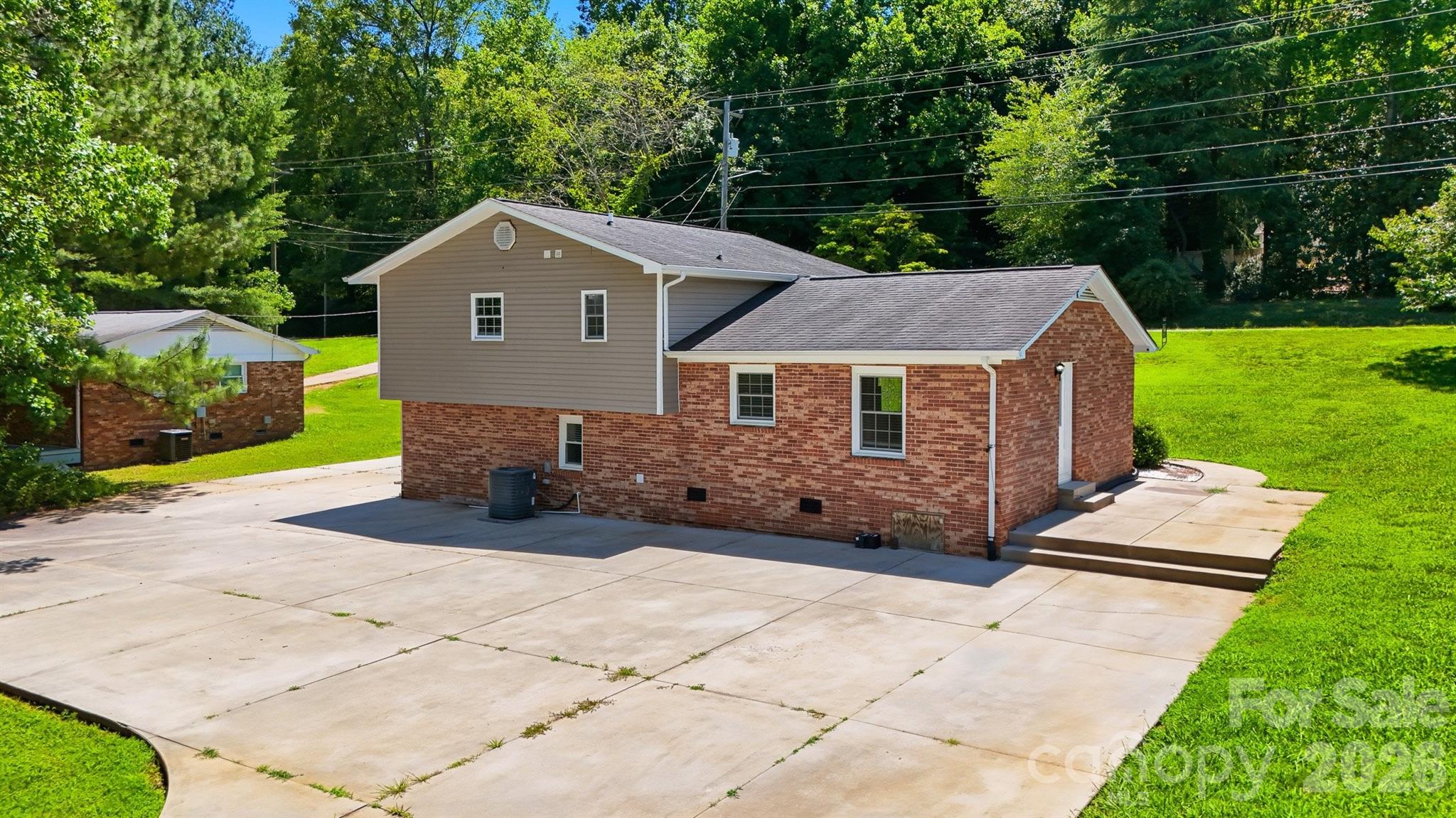 1401 Southwest Boulevard — Newton