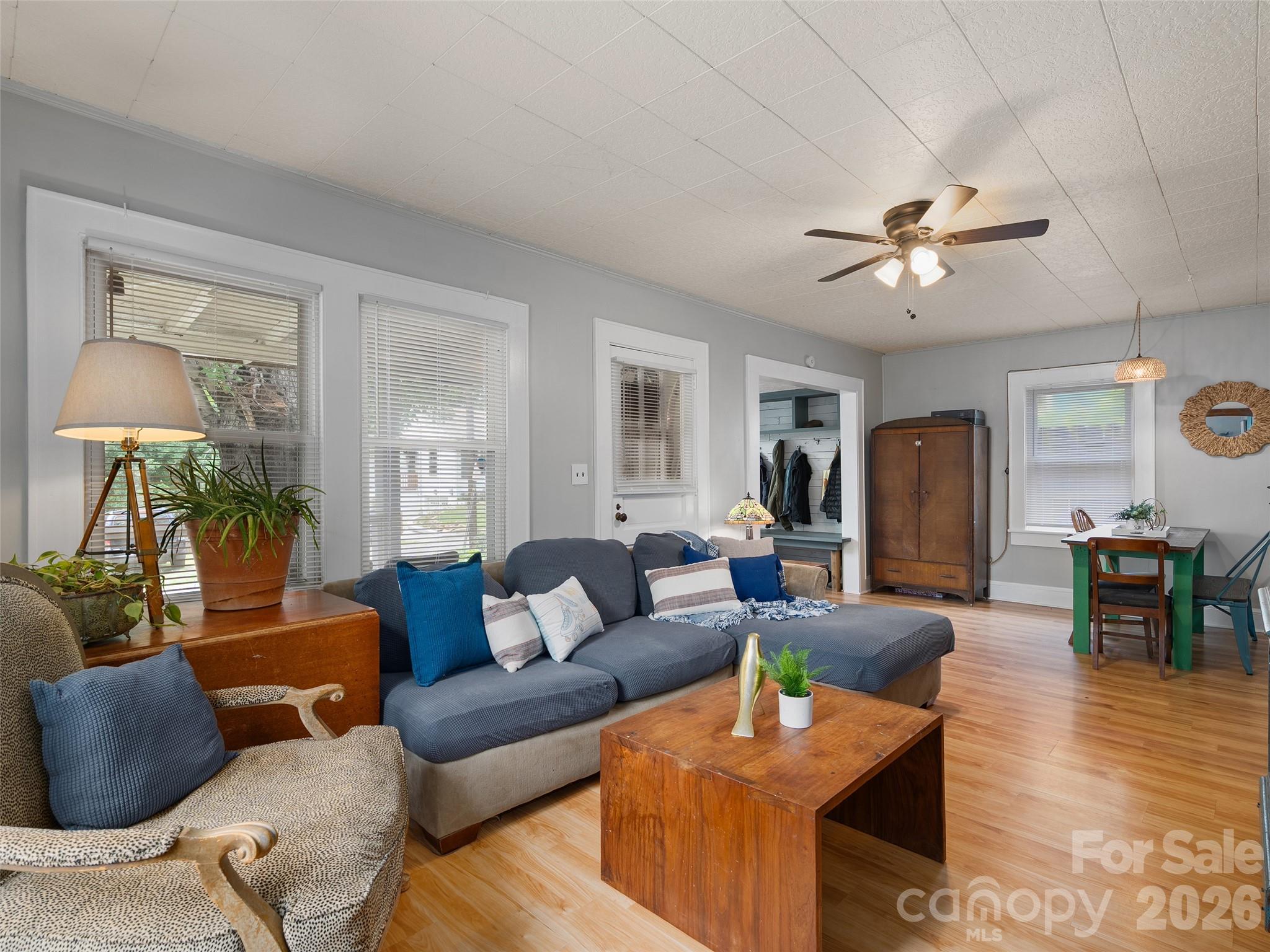 15 Craig Circle — Asheville