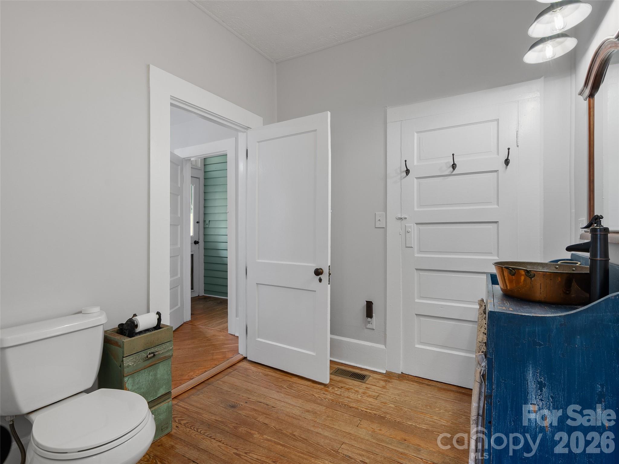 15 Craig Circle — Asheville