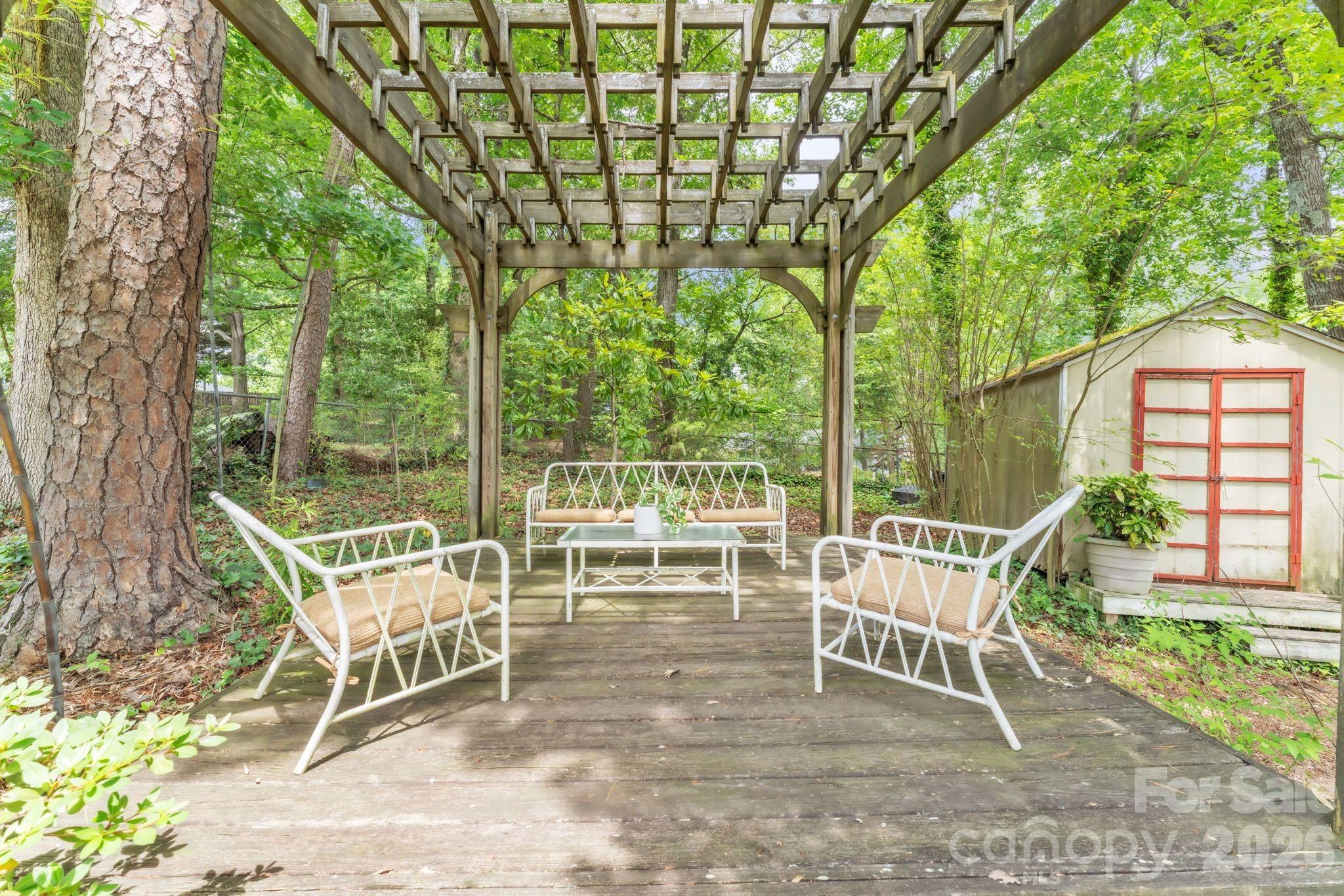 105 Azalea Court — Greenville