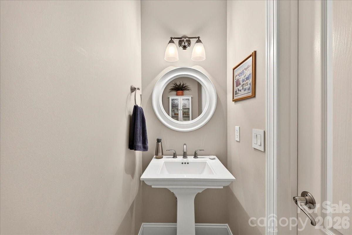 242 S Faulkner Way — Davidson