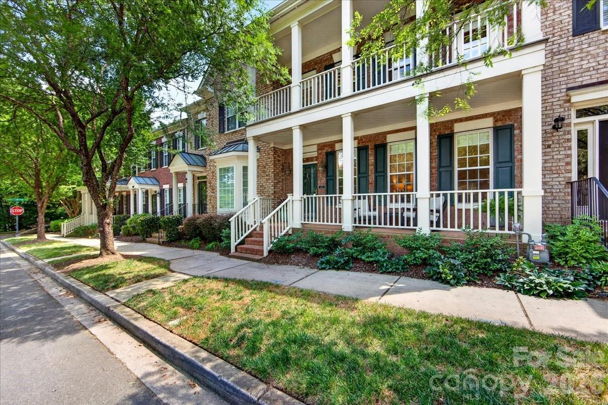 242 S Faulkner Way — Davidson