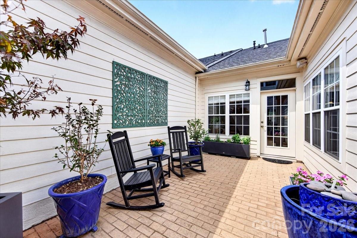 242 S Faulkner Way — Davidson
