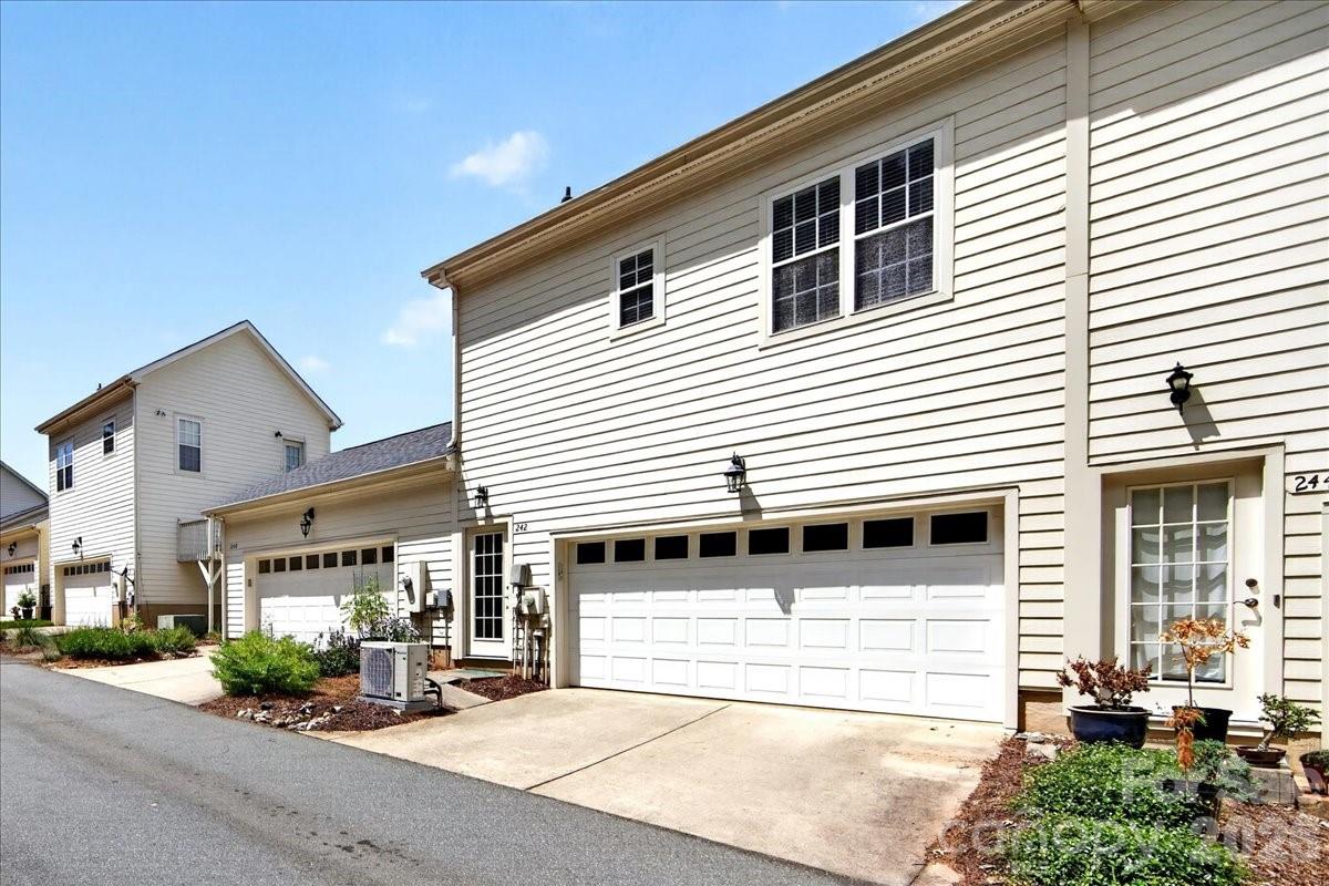242 S Faulkner Way — Davidson