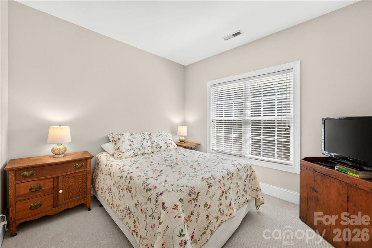 242 S Faulkner Way — Davidson