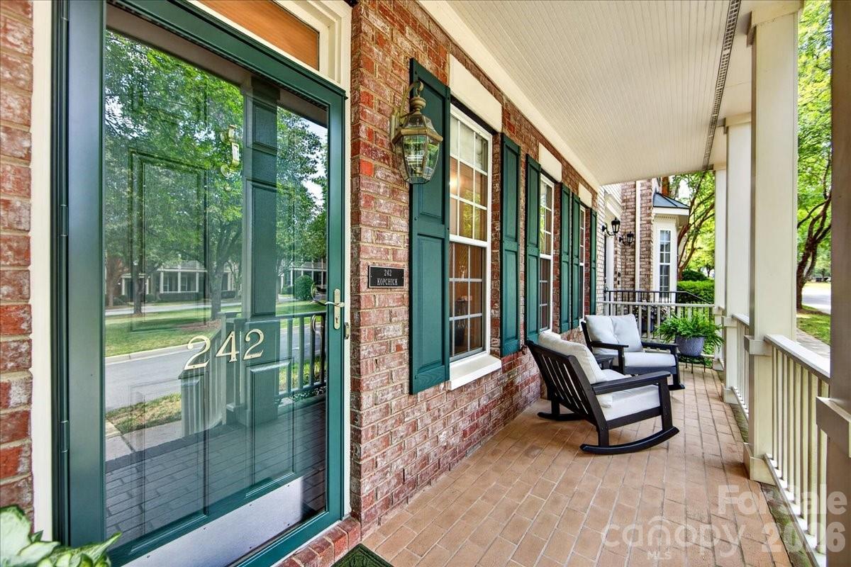 242 S Faulkner Way — Davidson