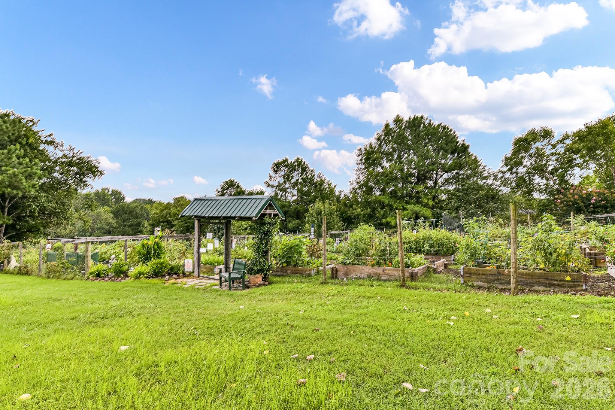 242 S Faulkner Way — Davidson