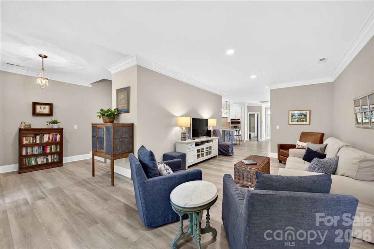 242 S Faulkner Way — Davidson