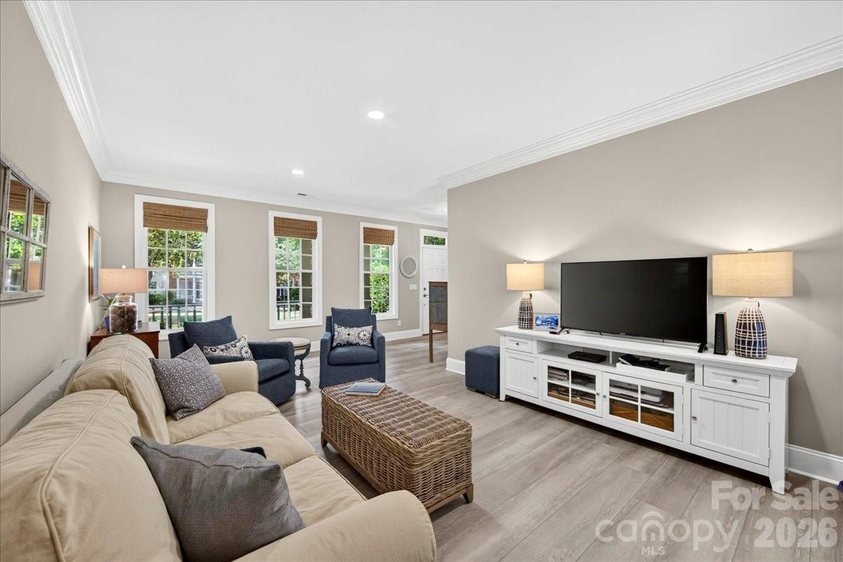 242 S Faulkner Way — Davidson
