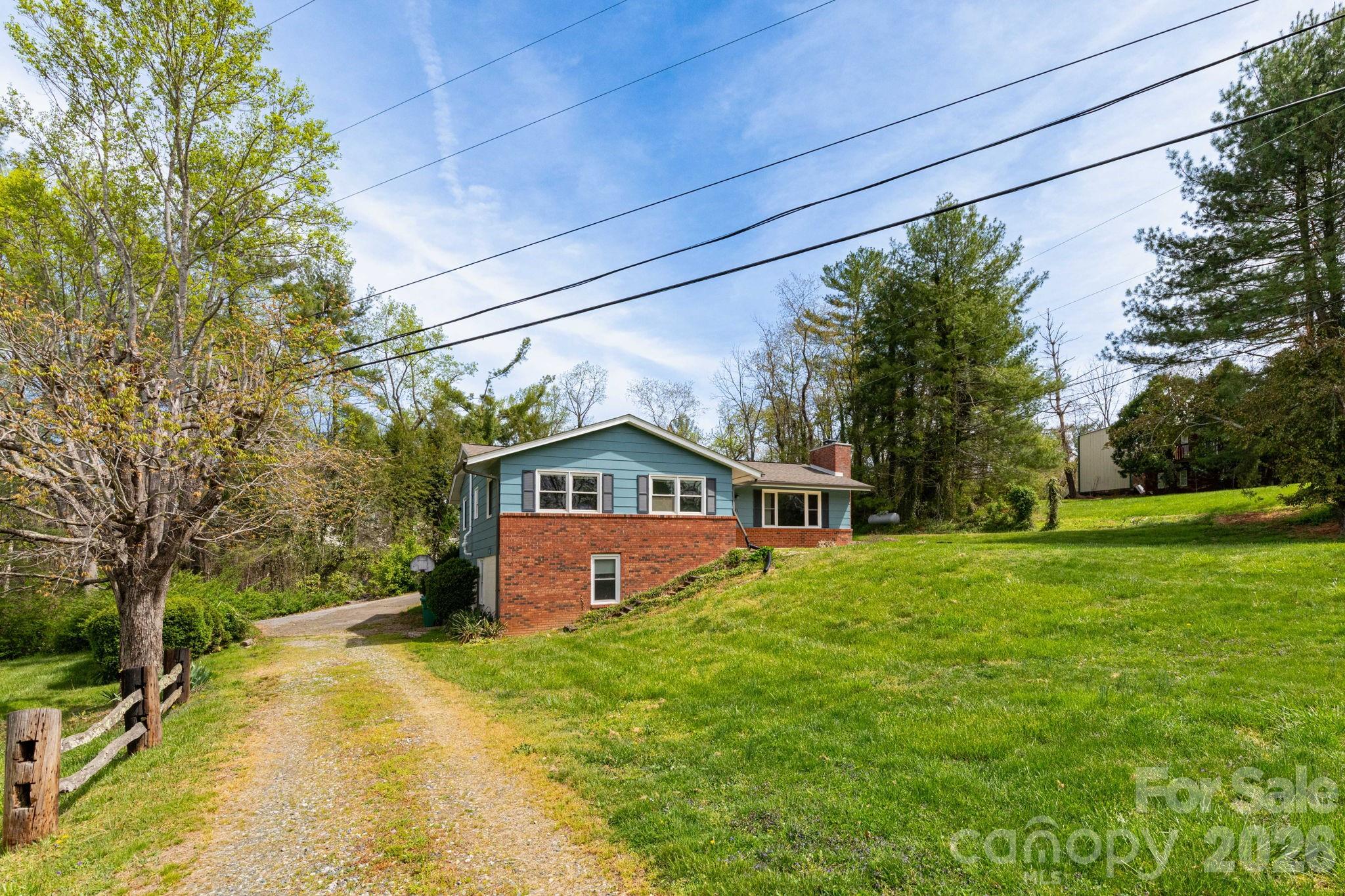 41 Kennedy Road — Weaverville