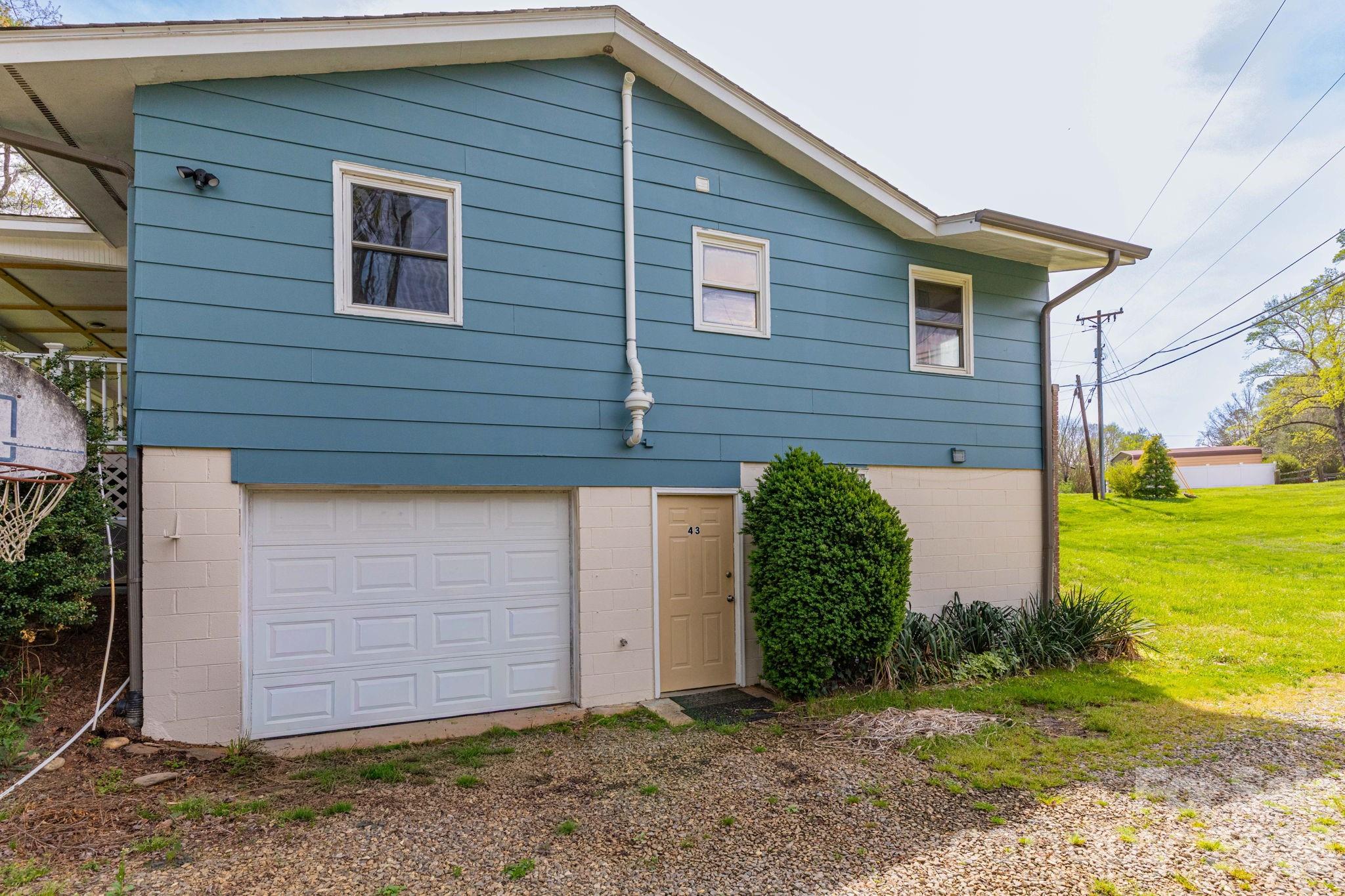 41 Kennedy Road — Weaverville