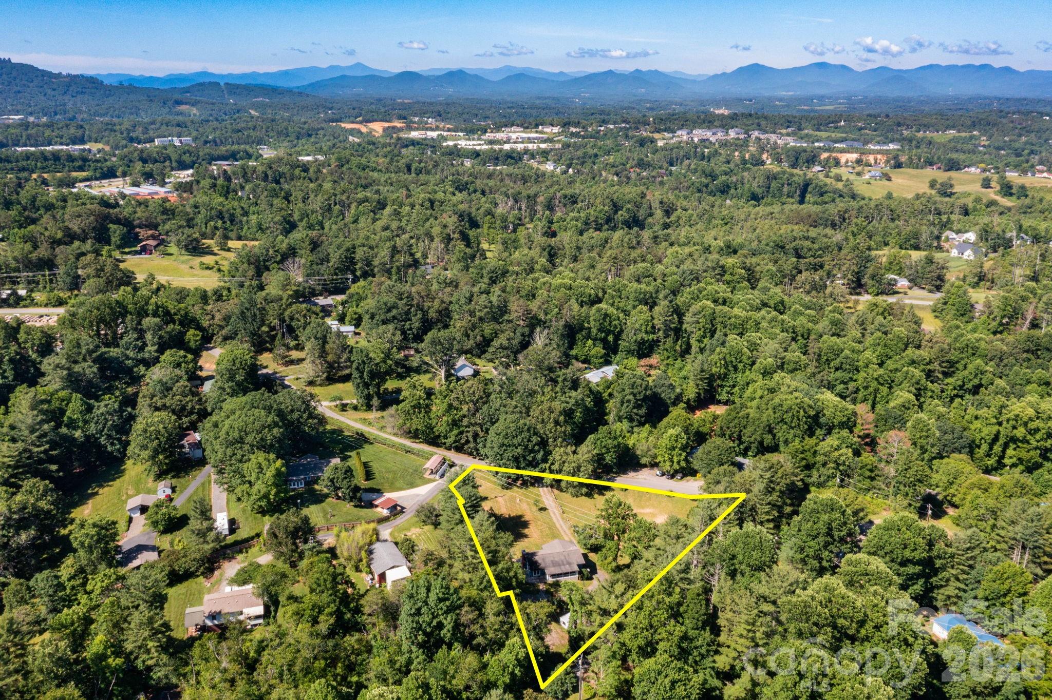 41 Kennedy Road — Weaverville