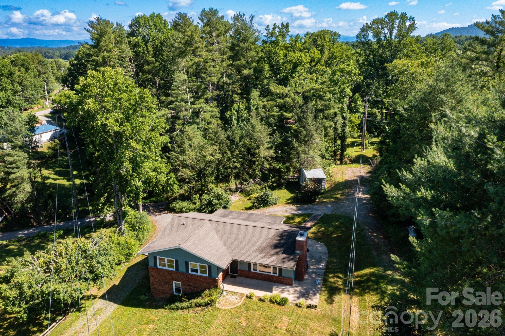 41 Kennedy Road — Weaverville