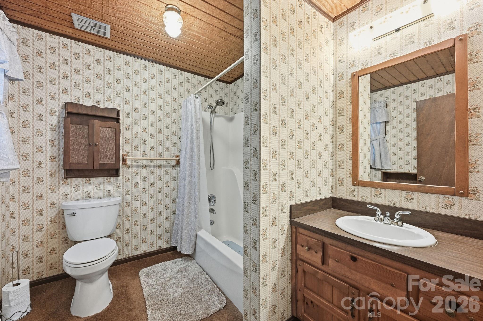 6808 Linda Lake Drive — Charlotte