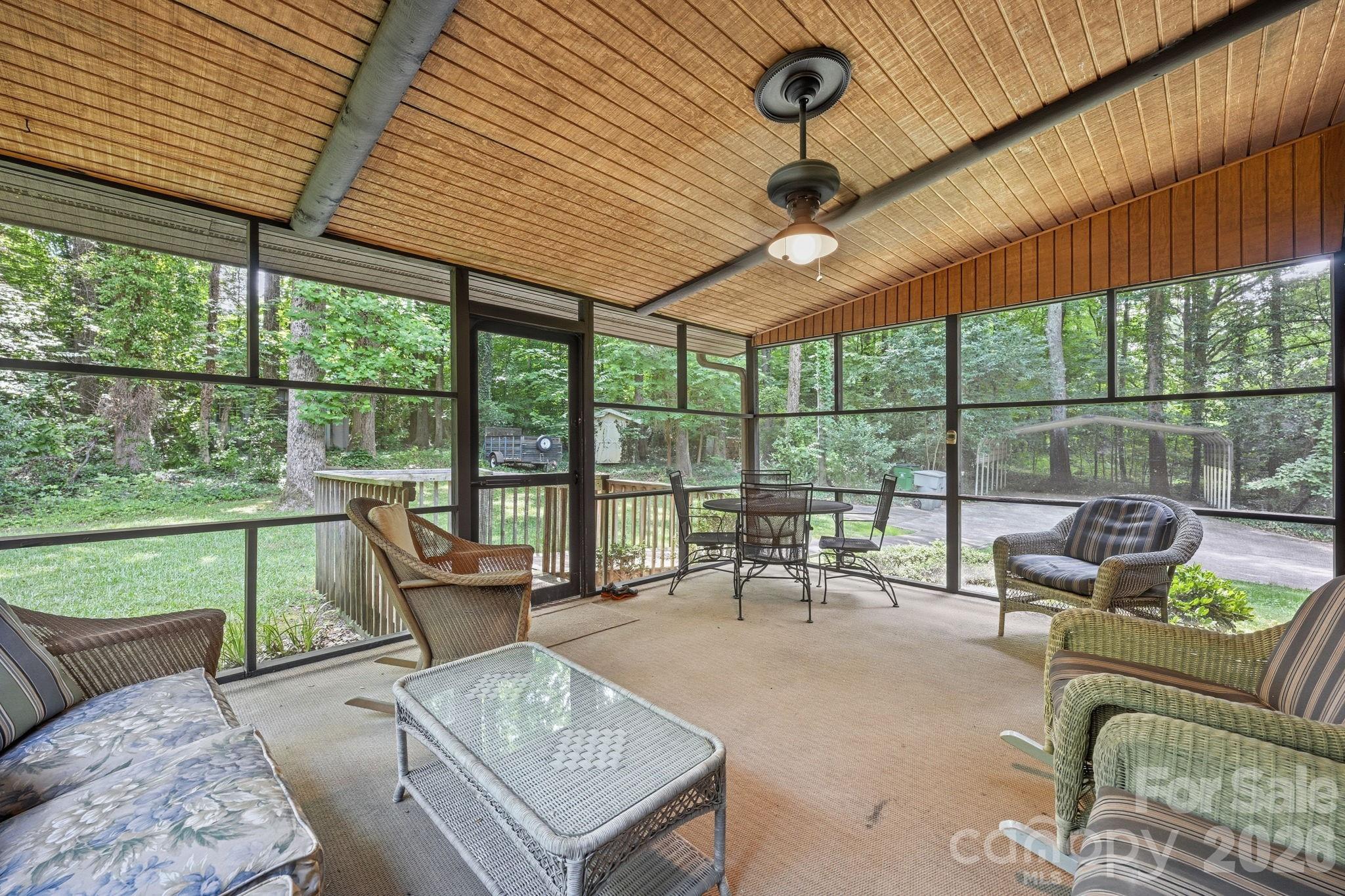 6808 Linda Lake Drive — Charlotte