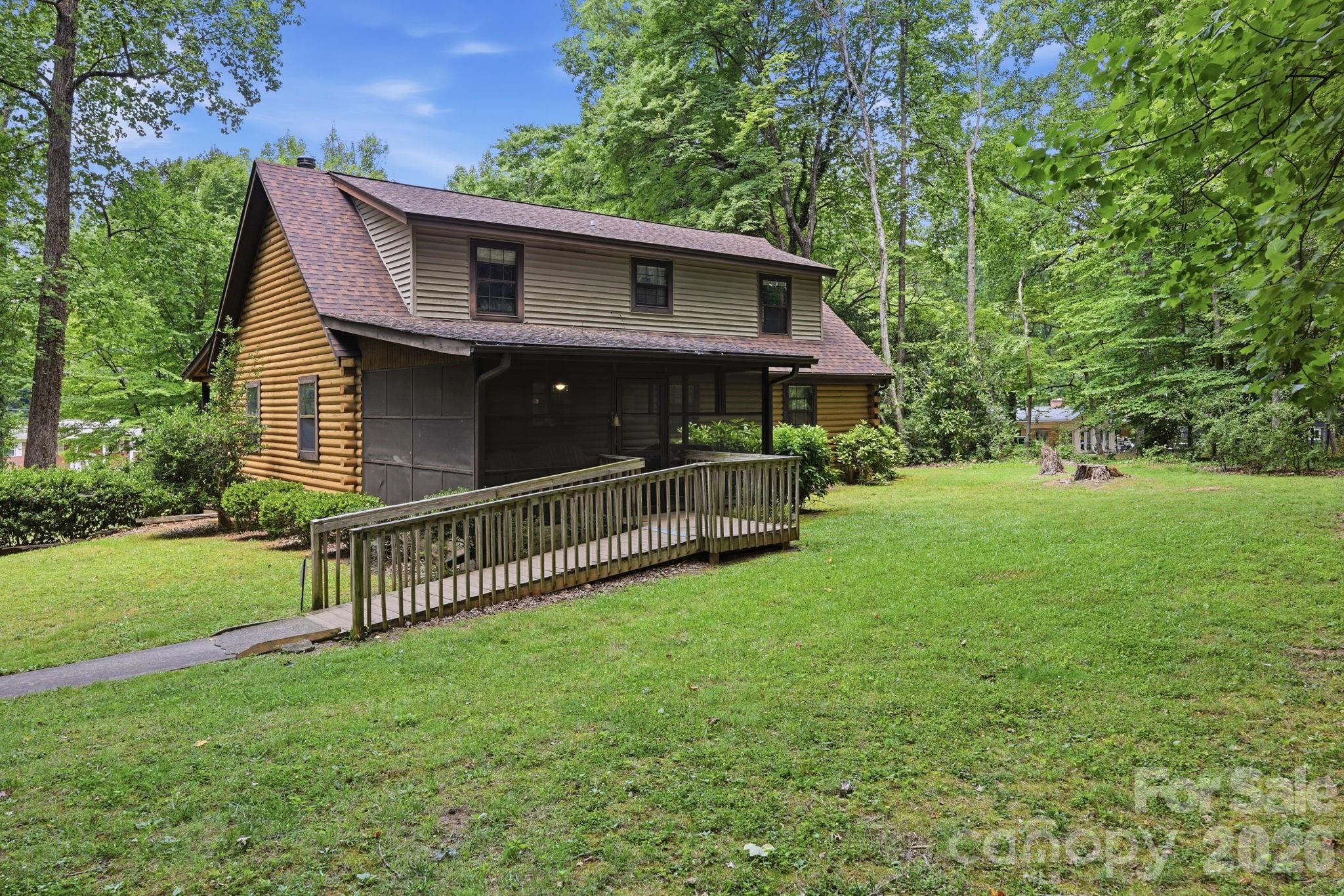 6808 Linda Lake Drive — Charlotte