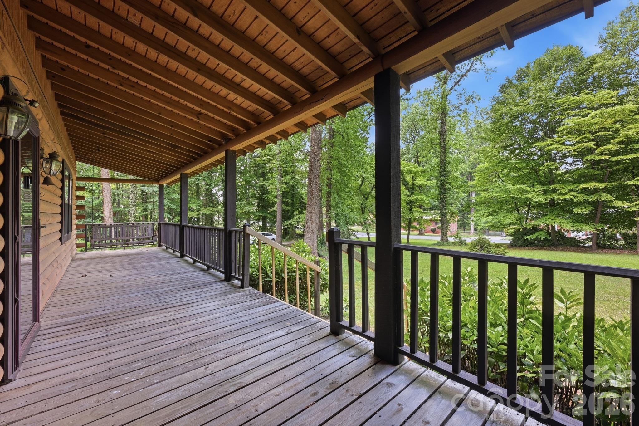 6808 Linda Lake Drive — Charlotte