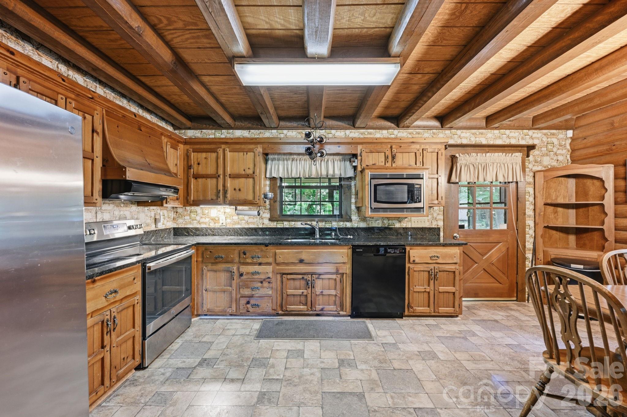 6808 Linda Lake Drive — Charlotte