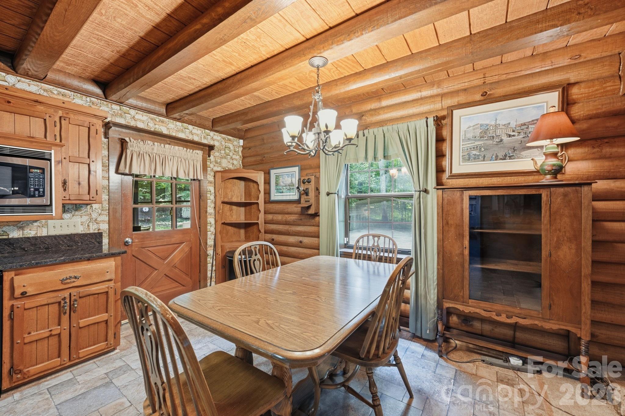 6808 Linda Lake Drive — Charlotte