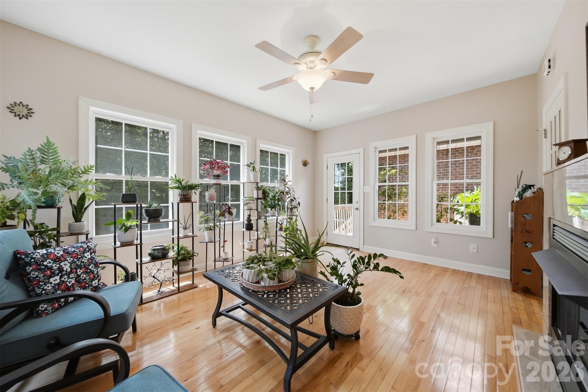 4305 Cottingham Drive — Hickory
