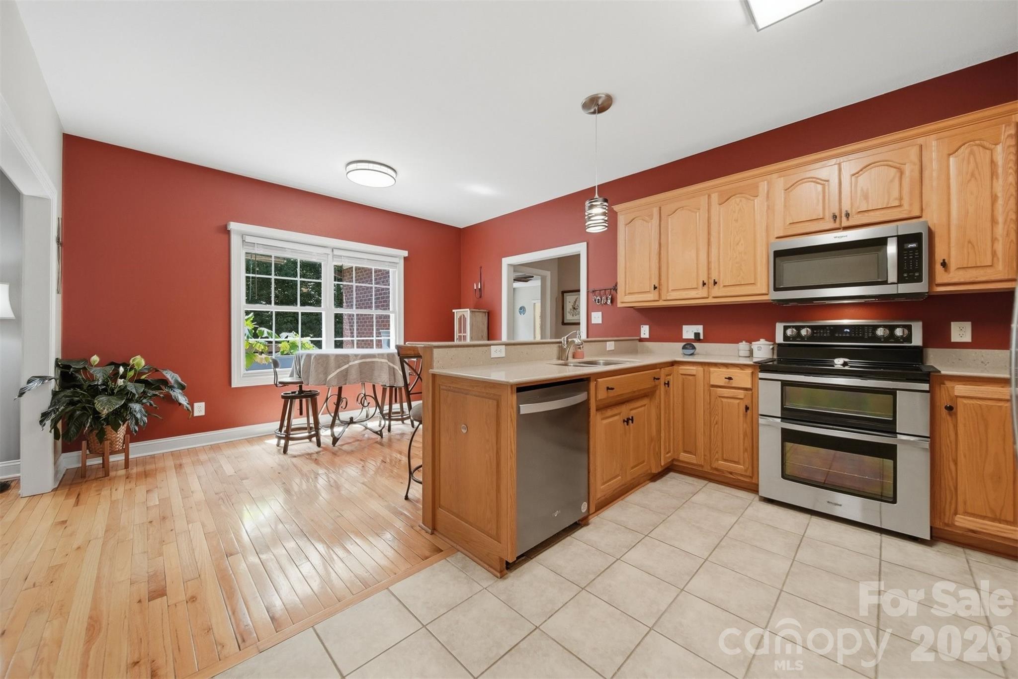 4305 Cottingham Drive — Hickory