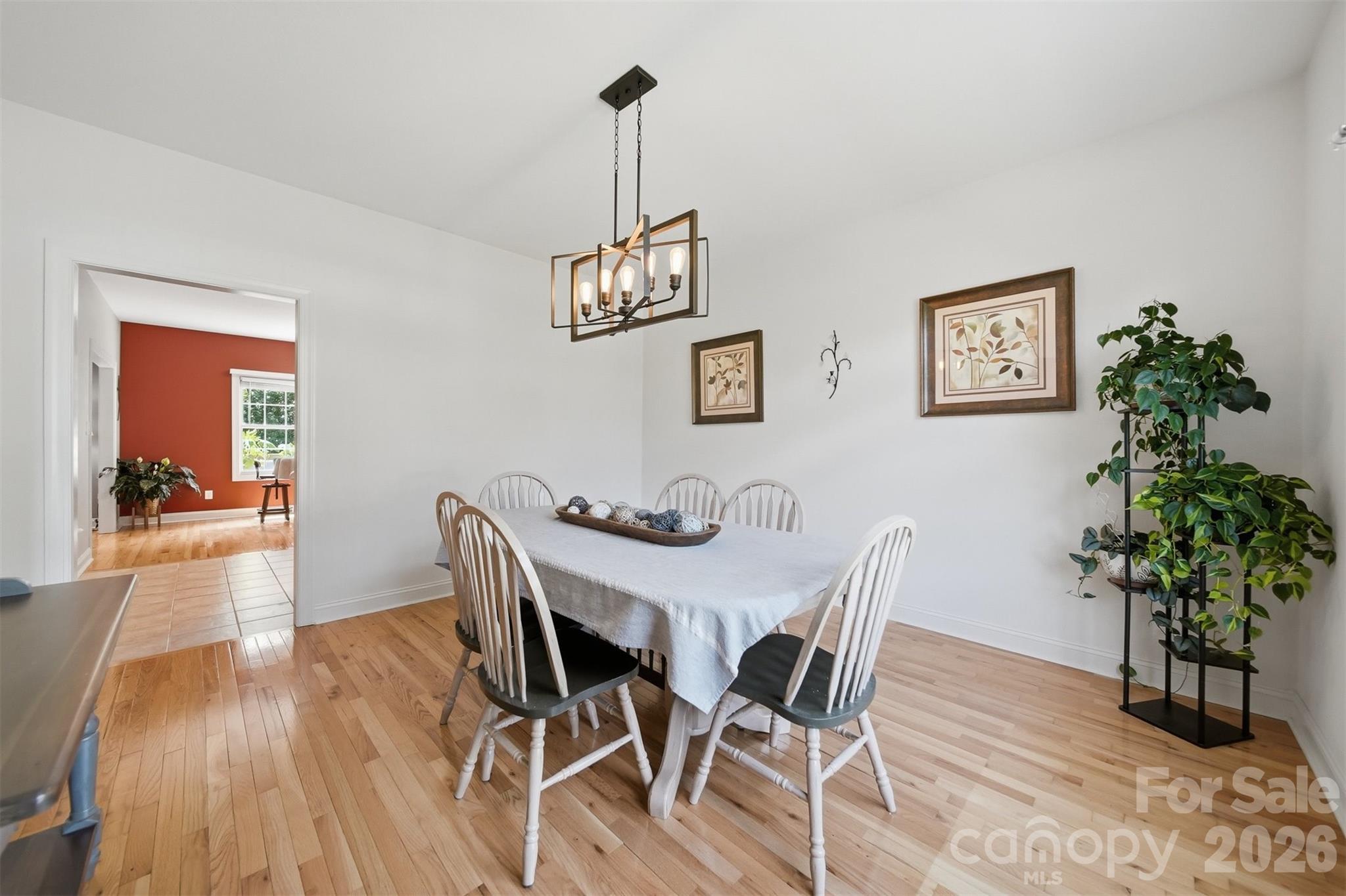 4305 Cottingham Drive — Hickory