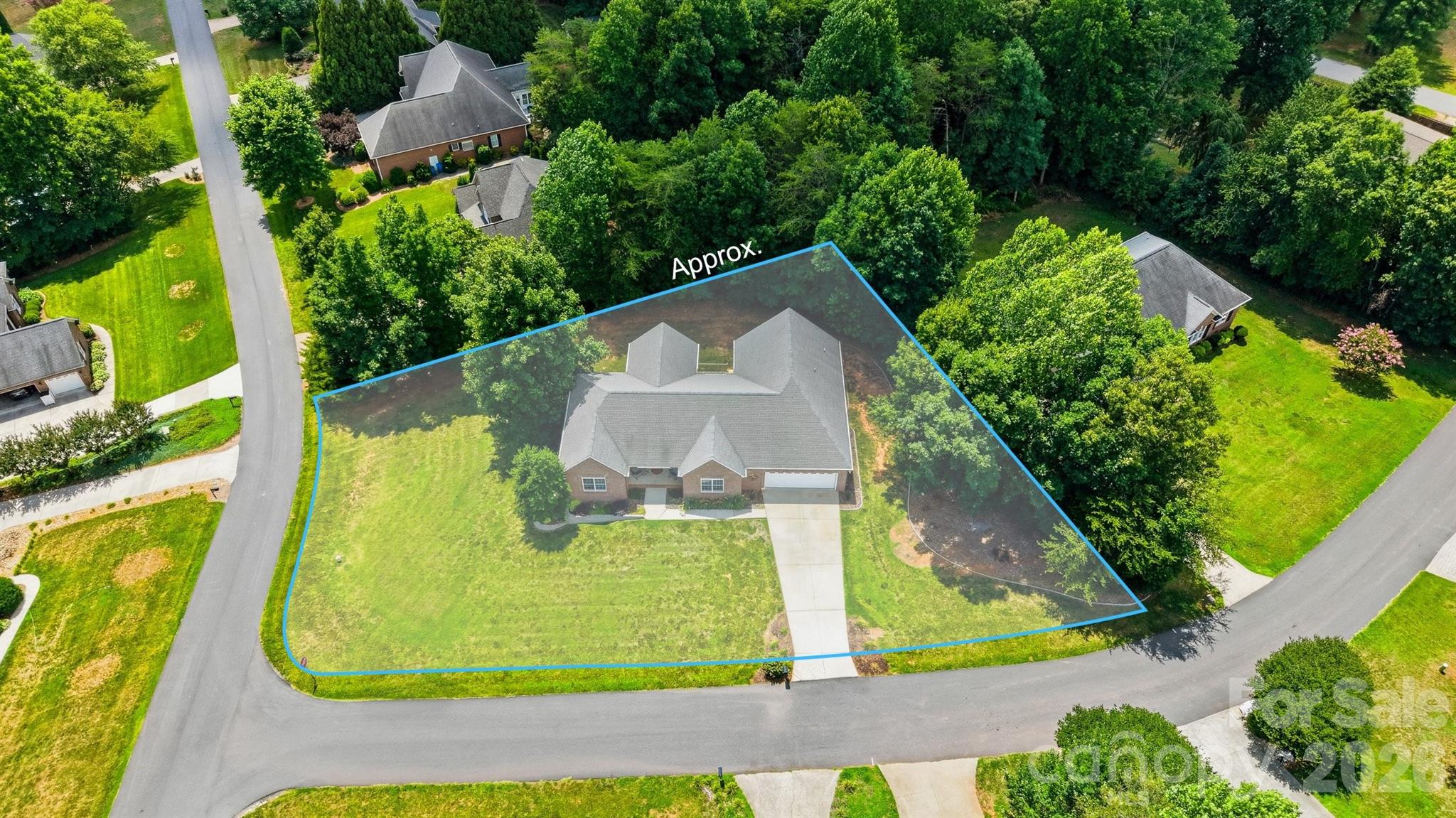 4305 Cottingham Drive — Hickory