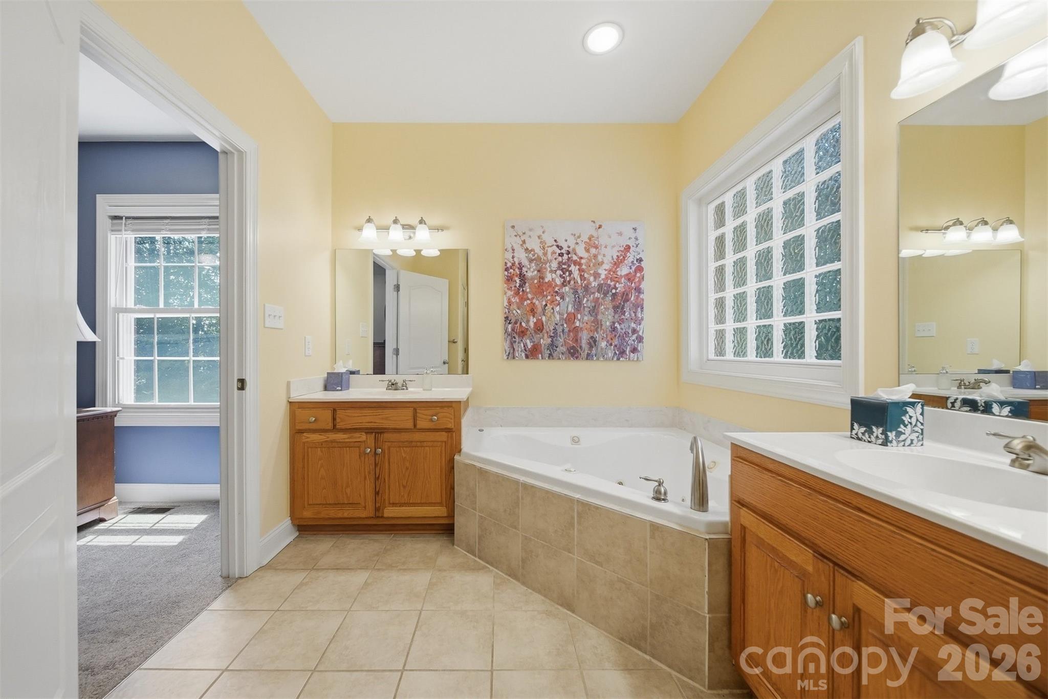 4305 Cottingham Drive — Hickory