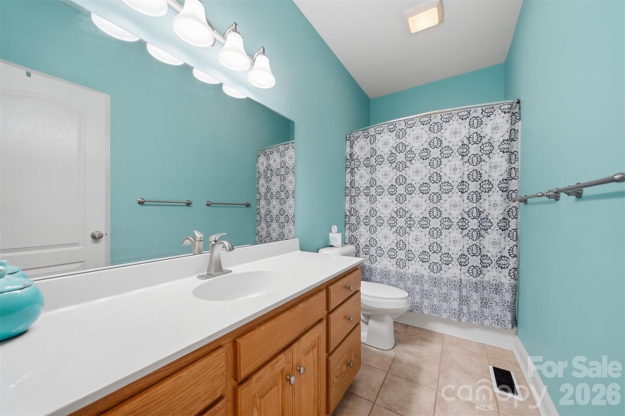 4305 Cottingham Drive — Hickory